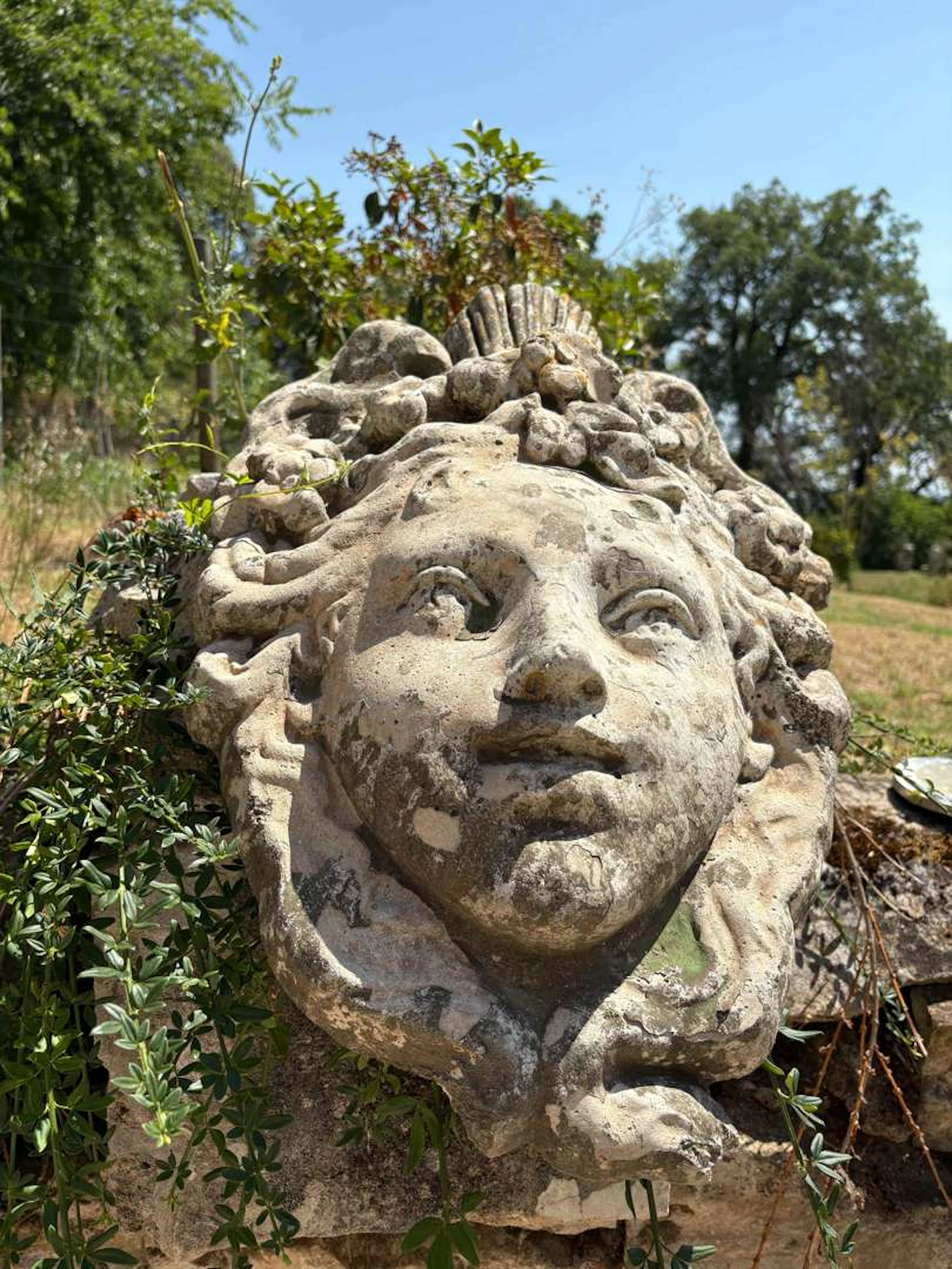 Bacchus, Facing made from imitation reconstituted stone