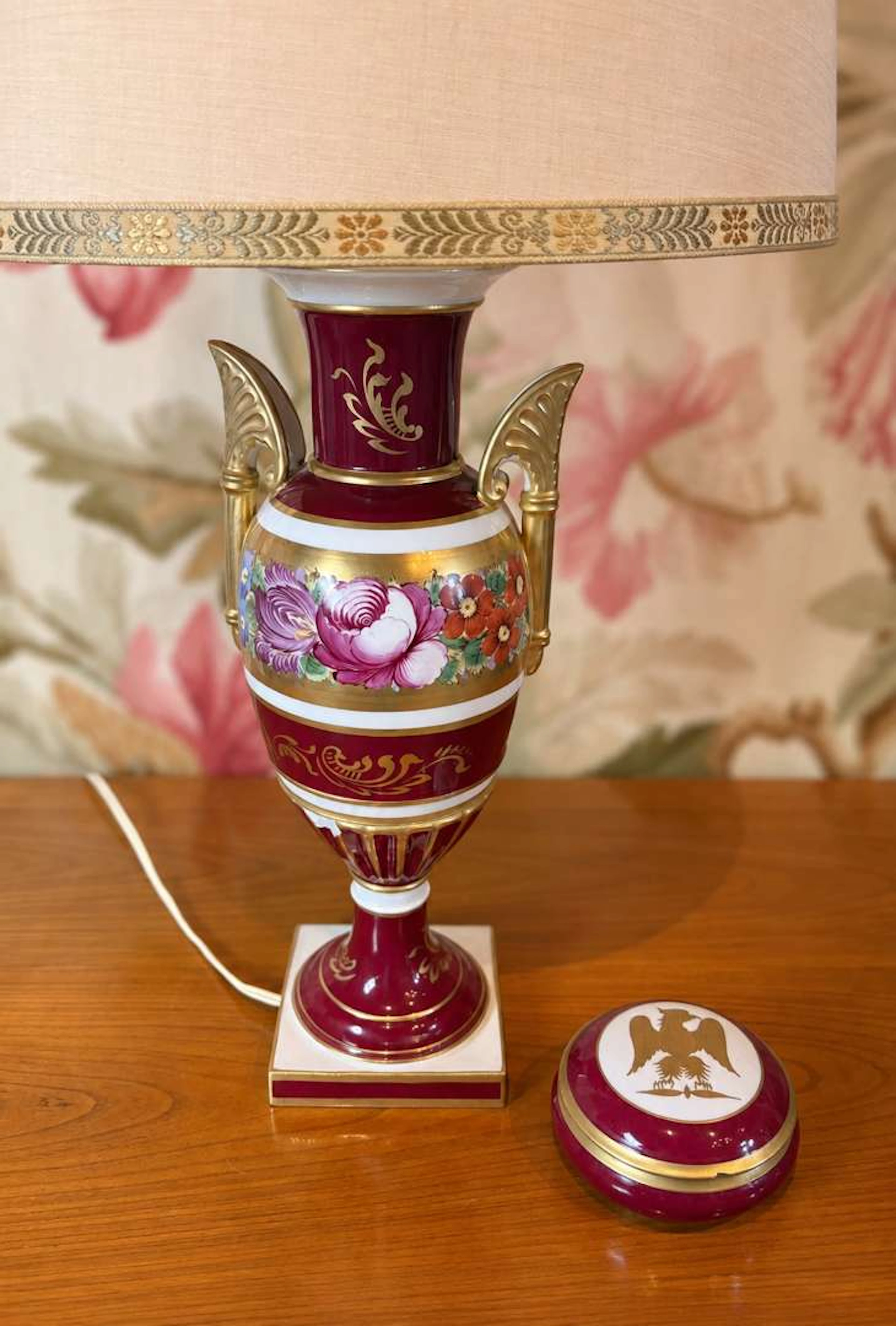 Lamp and box, made of porcelain