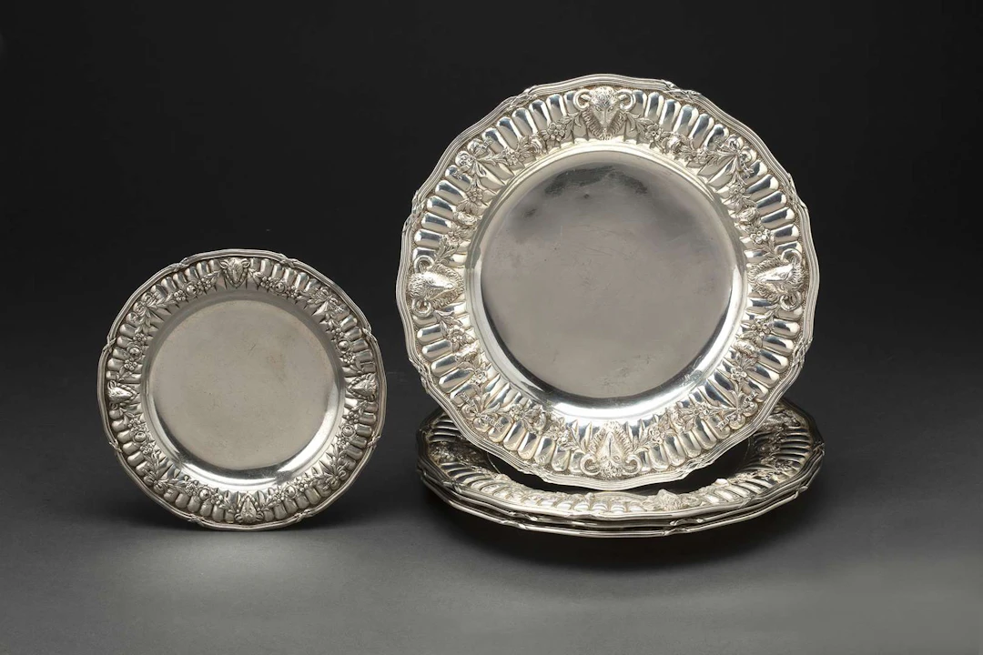 SILVERWARE SET