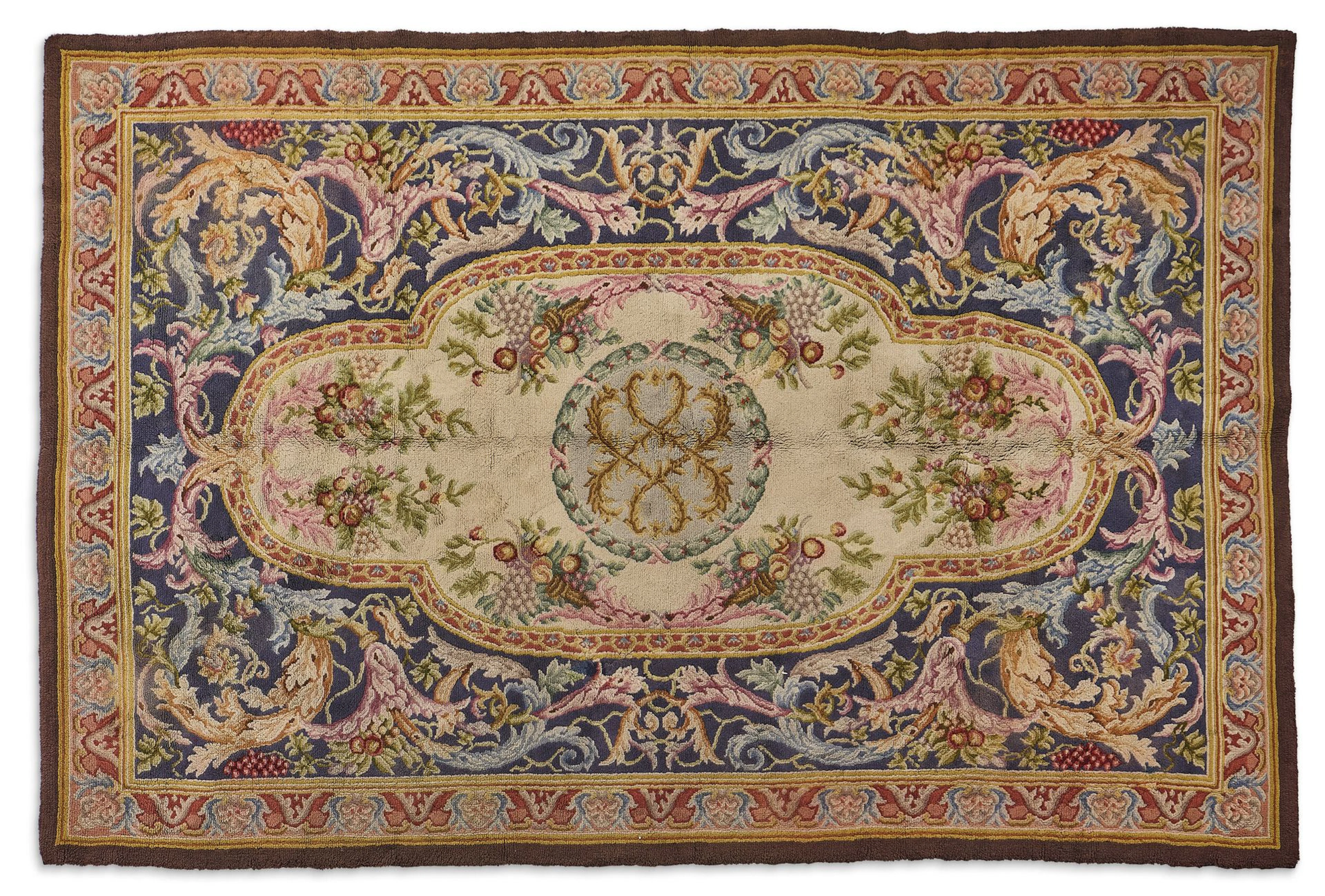 TAPIS AU POINT DE LA SAVONNERIE - Lot 221