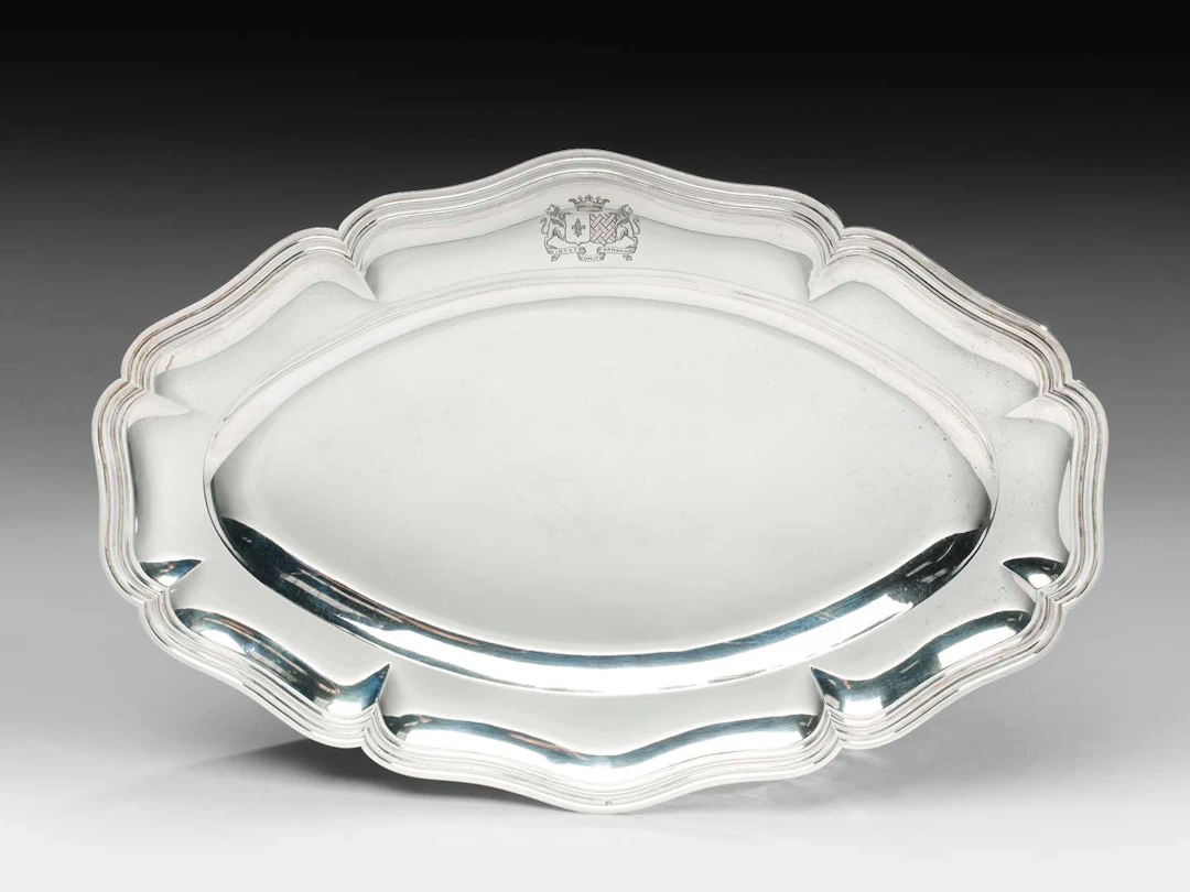 OVAL PLATE WITH COAT OF ARMS
