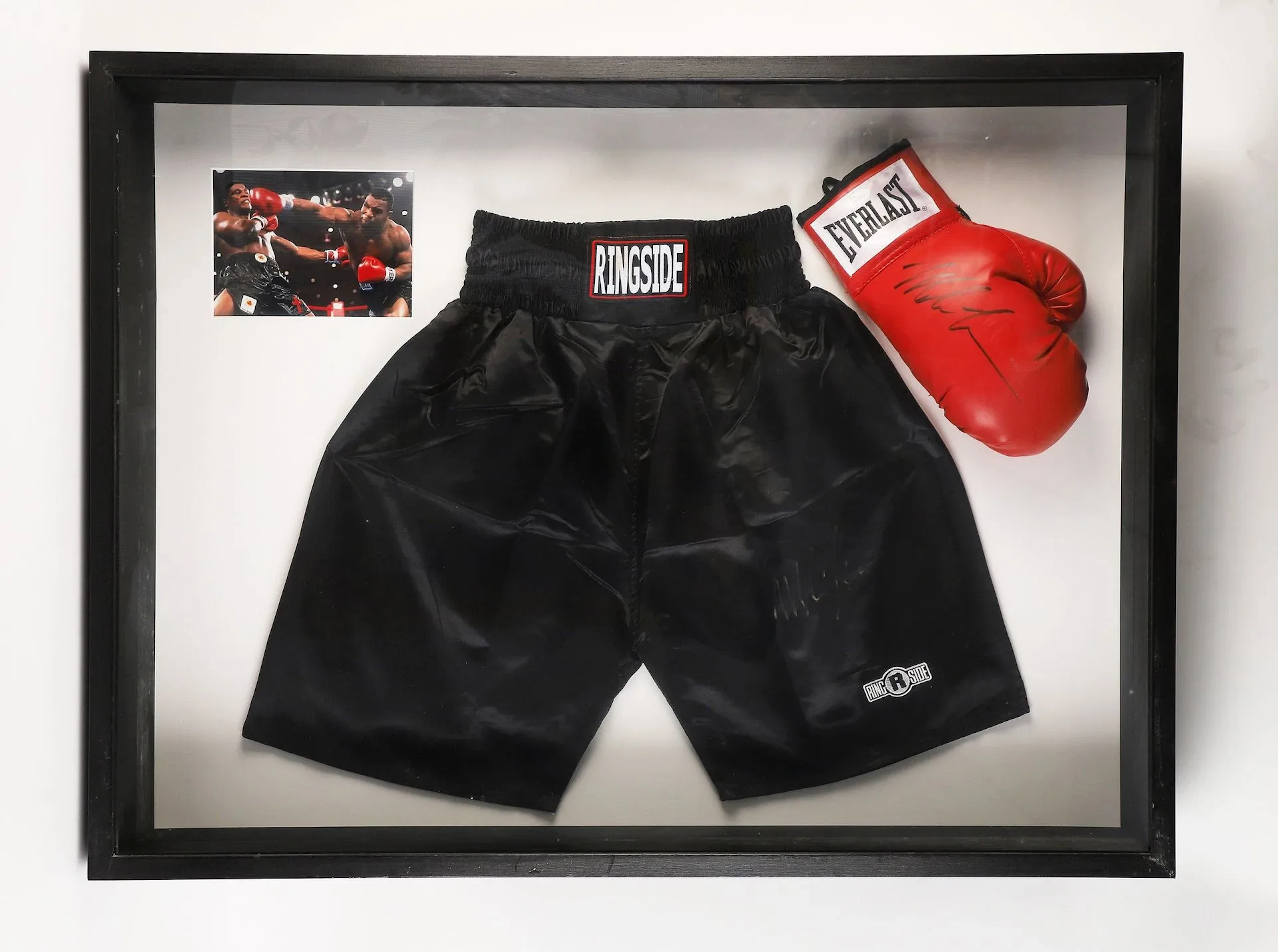 BOXING Mike TYSON - Lot 205