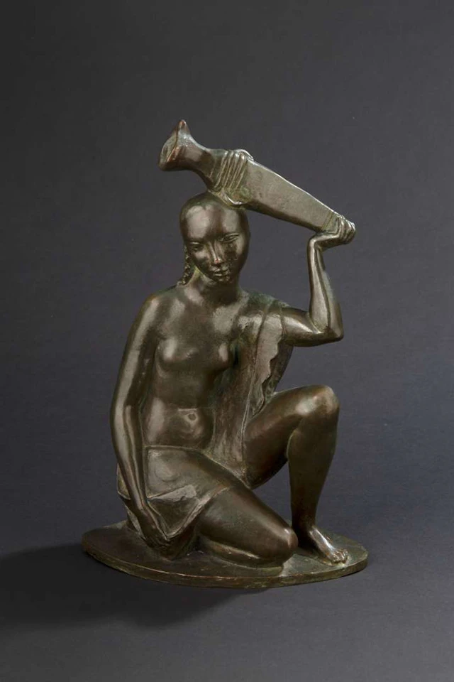 20TH-CENTURY MODERN INDOCHINESE SCHOOL, Jeune femme à la cruche