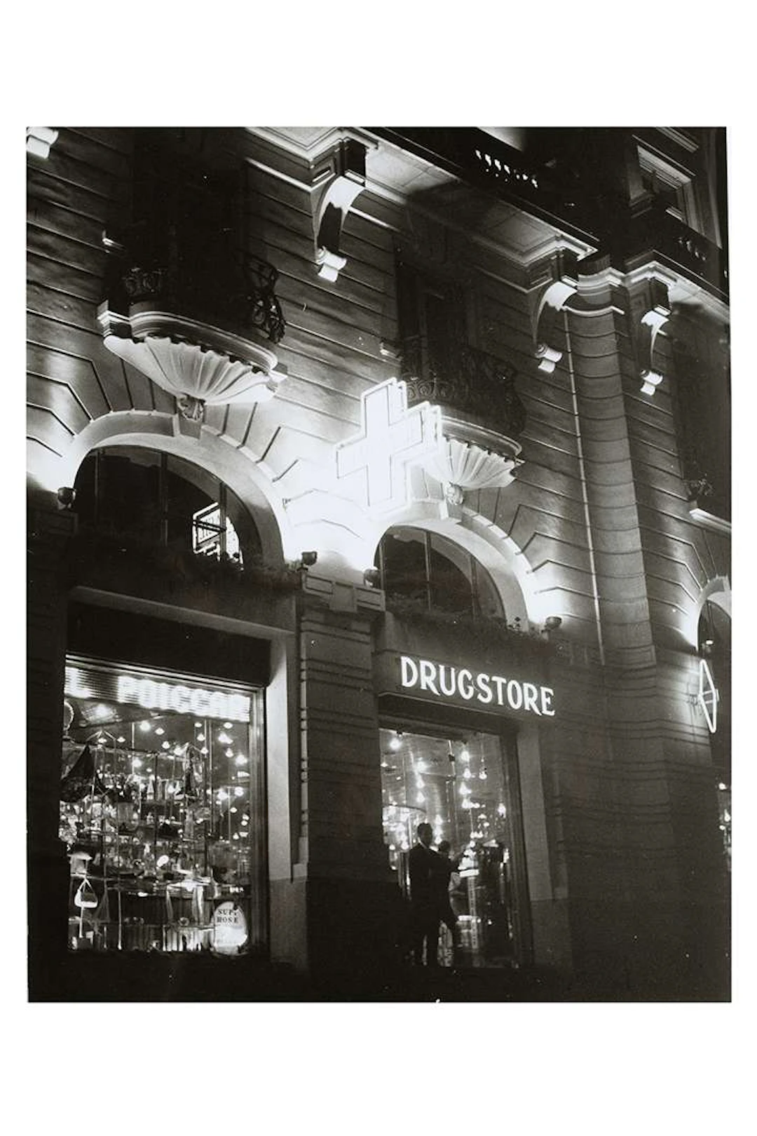 Raymond CAUCHETIER (1920–2021), Breathless, Jean-Luc Godard. The shop