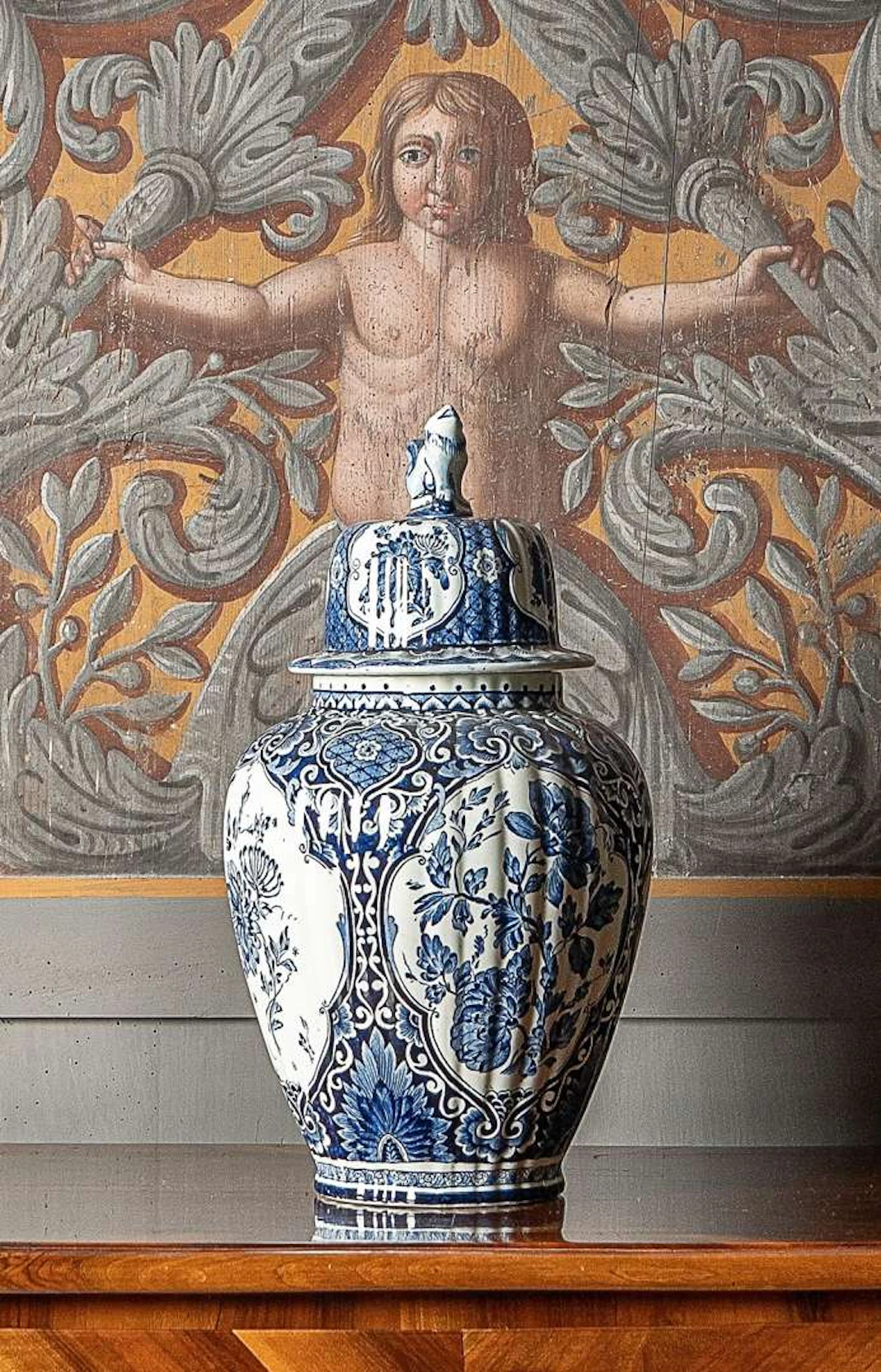 In the style of DELFT, Lidded decorative vase and candle holder