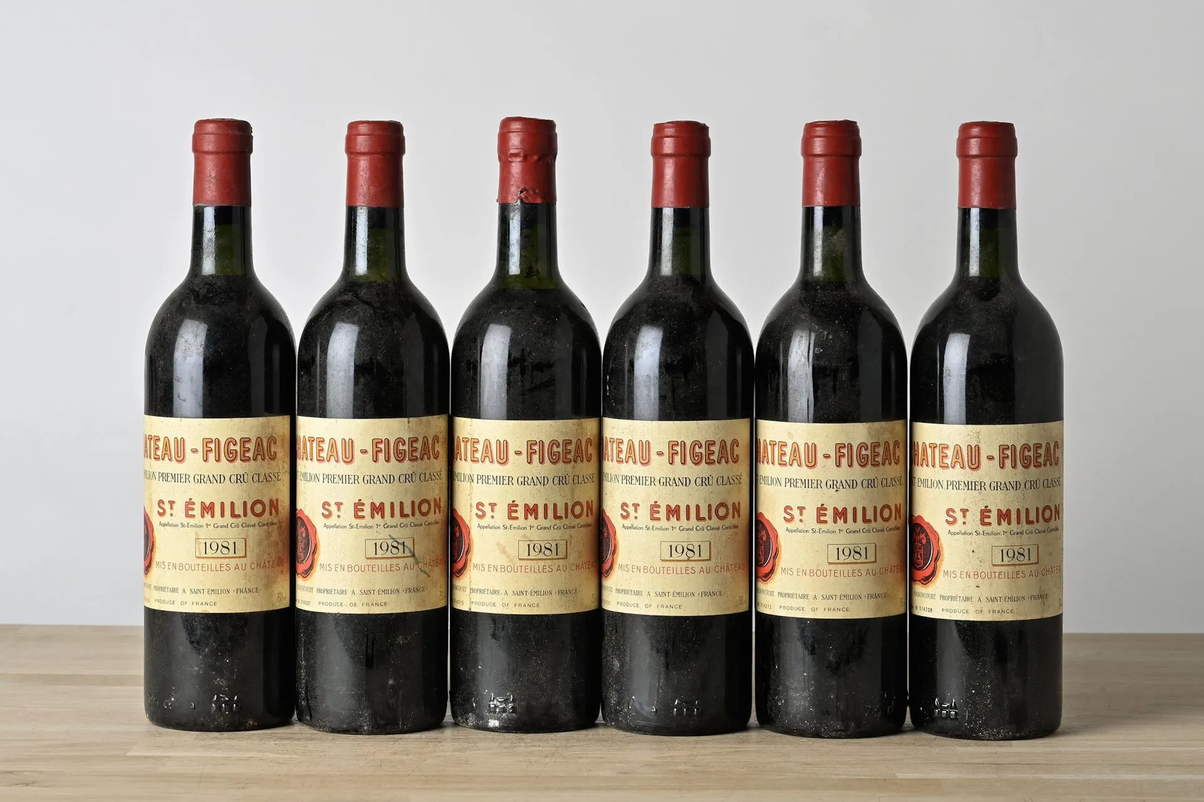 6 B CHÂTEAU FIGEAC (4 T.L.B.+; 2 T.L.B; e.t.h. including 1 e - Lot 34