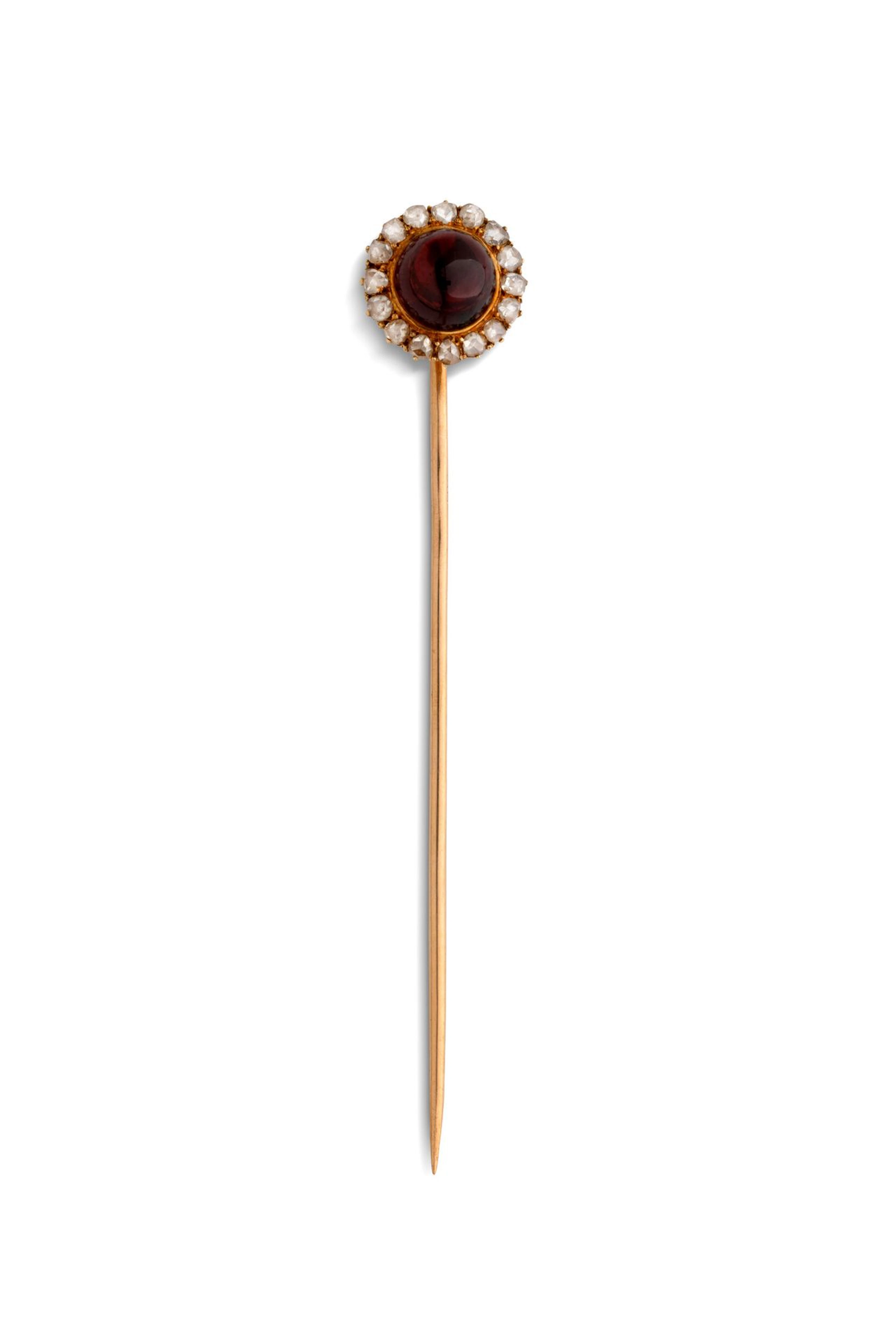 Garnet" pin - Lot 16