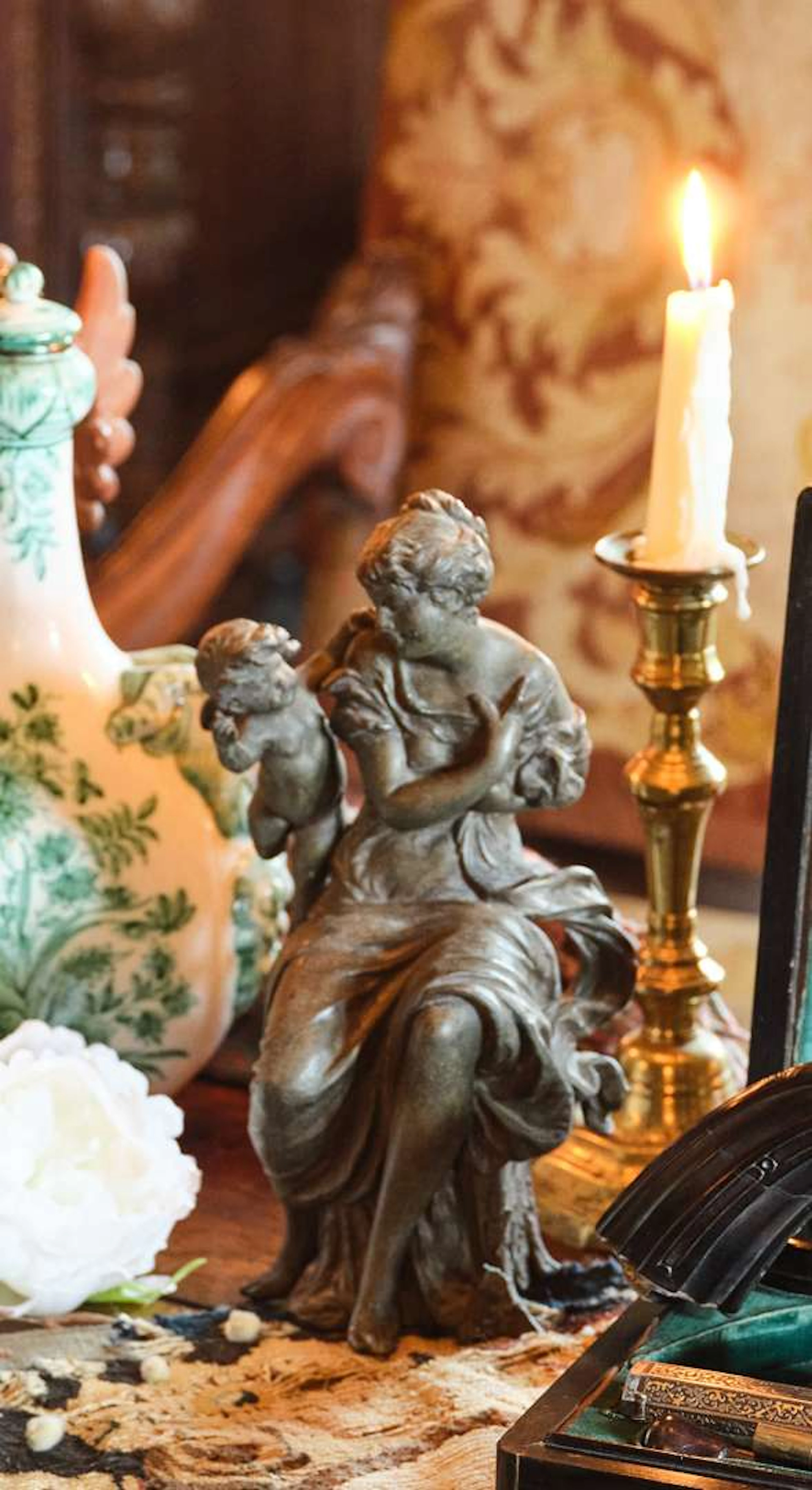 Venus and Love, Bronze statuette