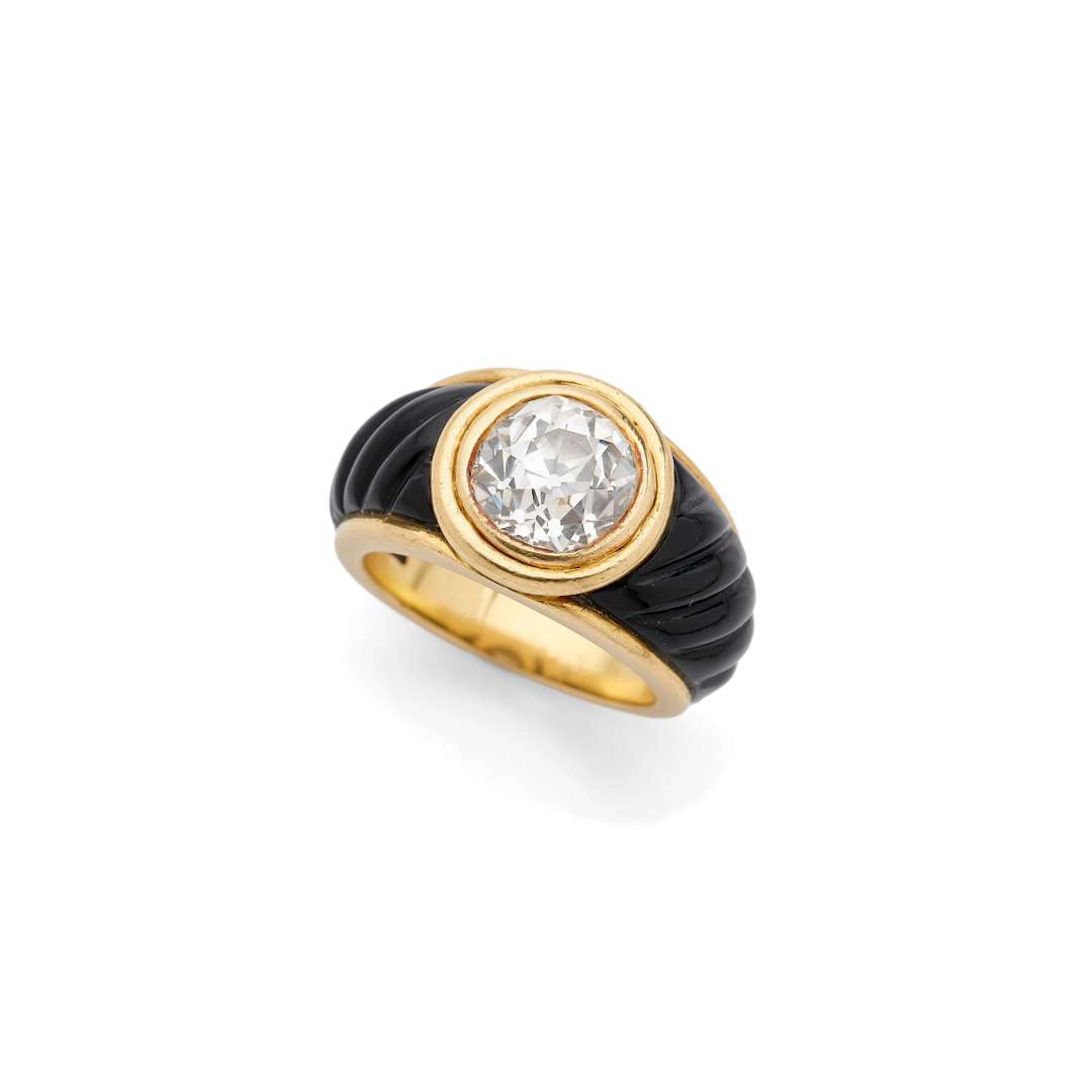 RIBBED RING