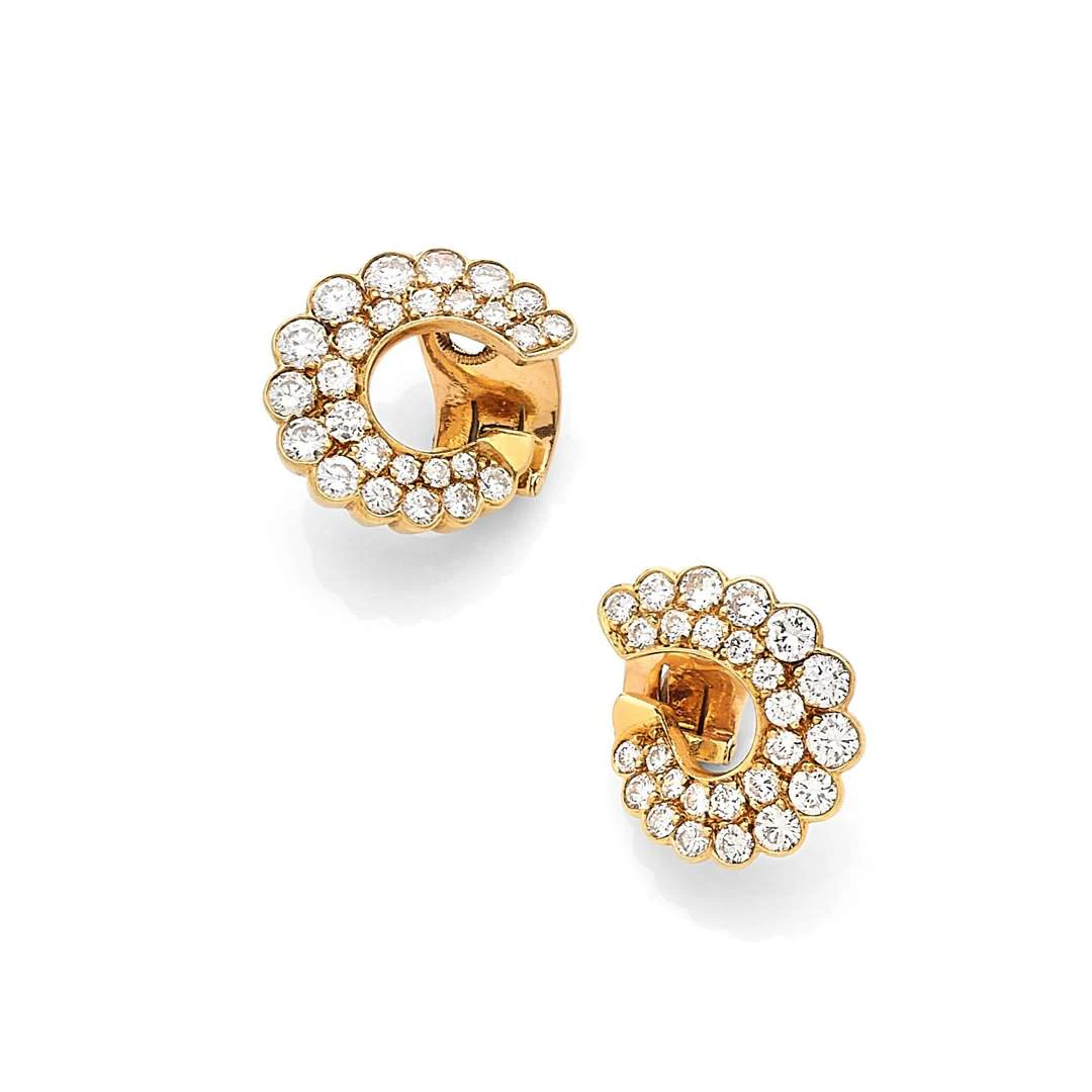 VAN CLEEF & ARPELS, “Volutes” ear clips
