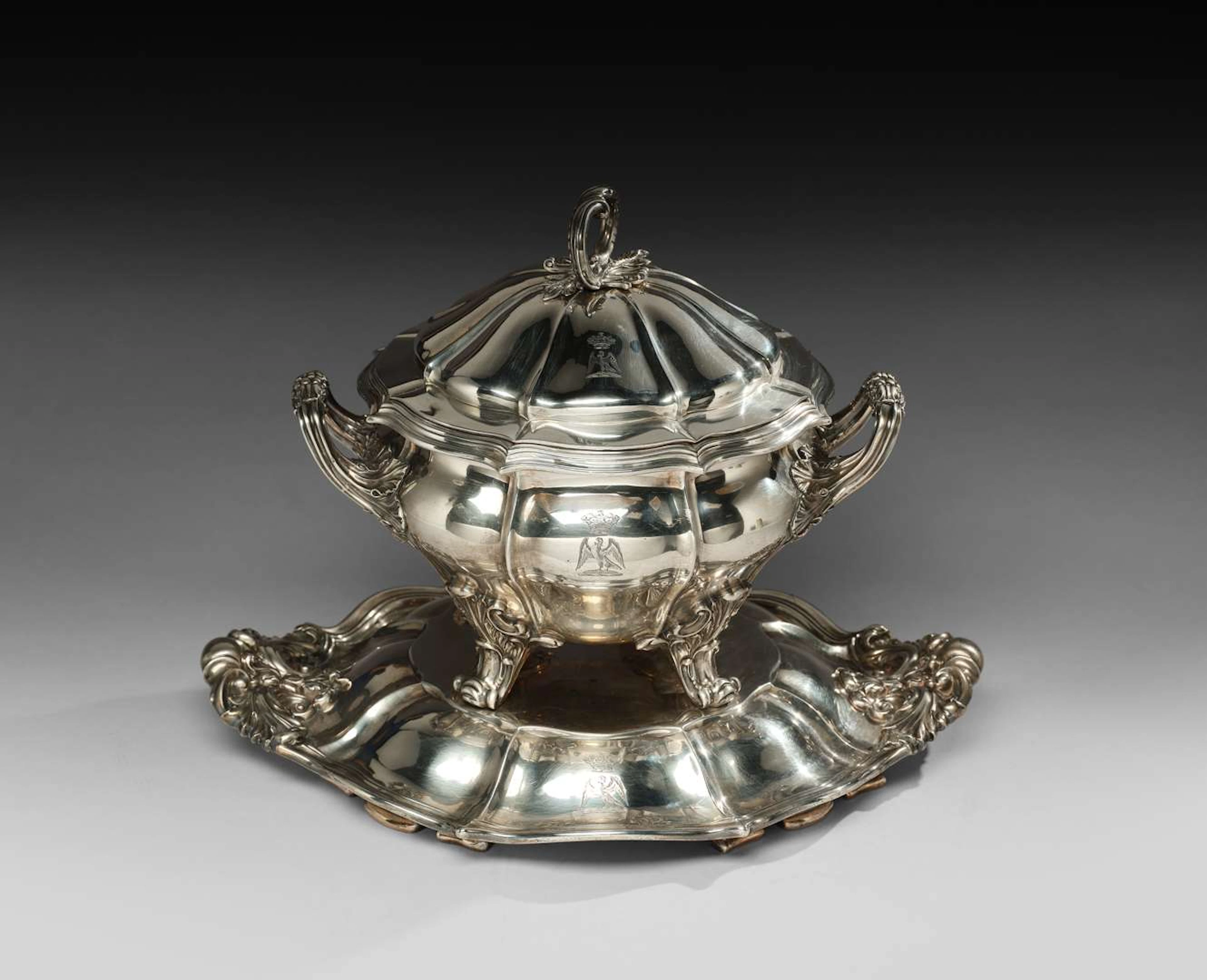 IMPORTANT SOUP BOWL FROM THE CREST OF THE PAULET FAMILY OF WINCHESTER