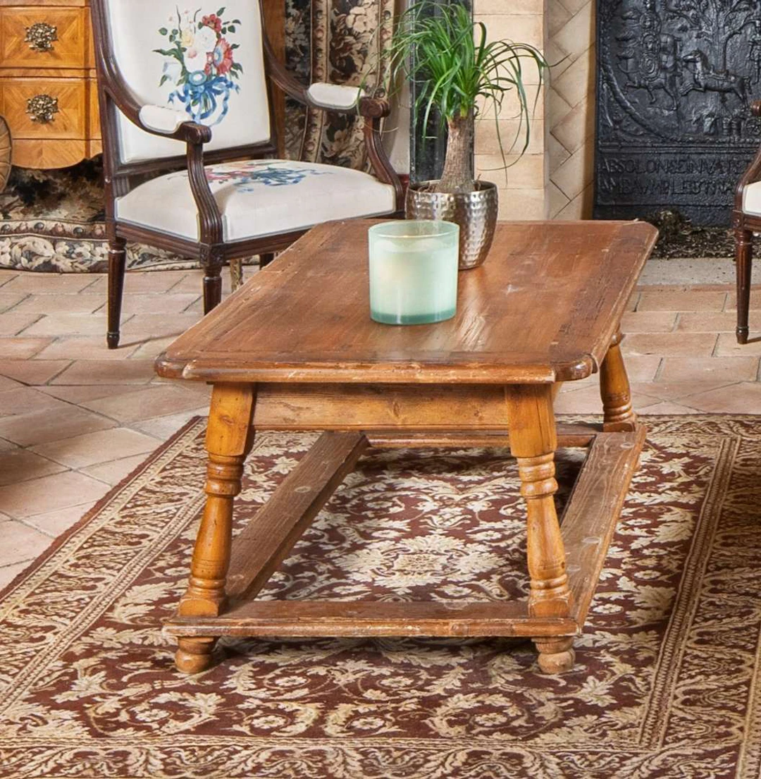 Pair of coffee tables, made of wood