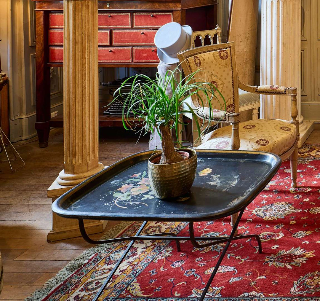 Portable table, in black wrought iron
