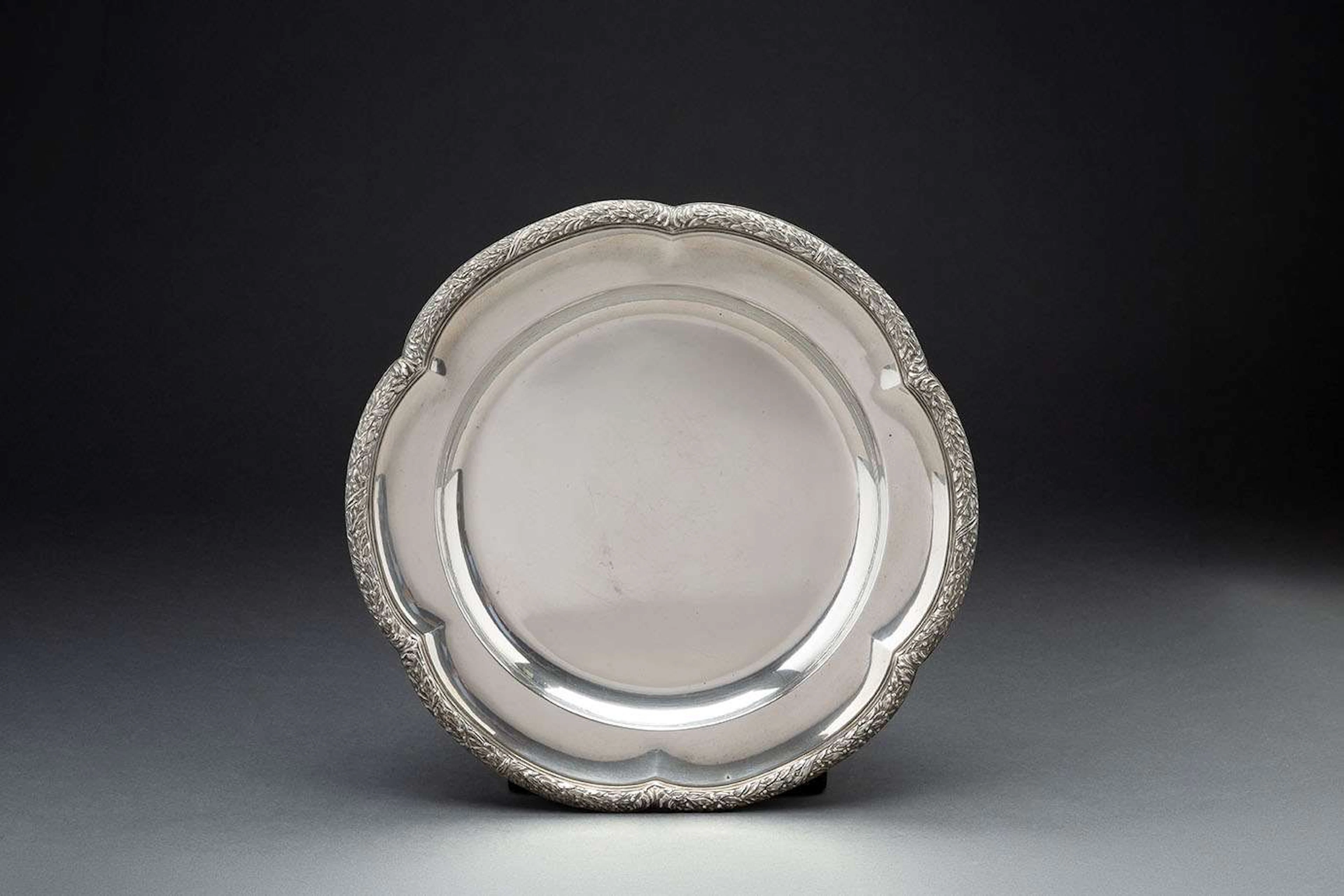 MULTI-LOBED PLATE