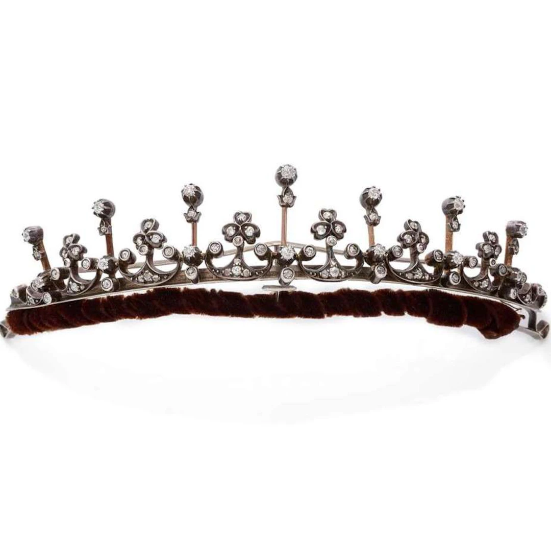 TRANSFORMABLE JEWELLERY, A tiara that can be converted into a necklace