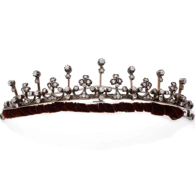 TRANSFORMABLE JEWELLERY, A tiara that can be converted into a necklace