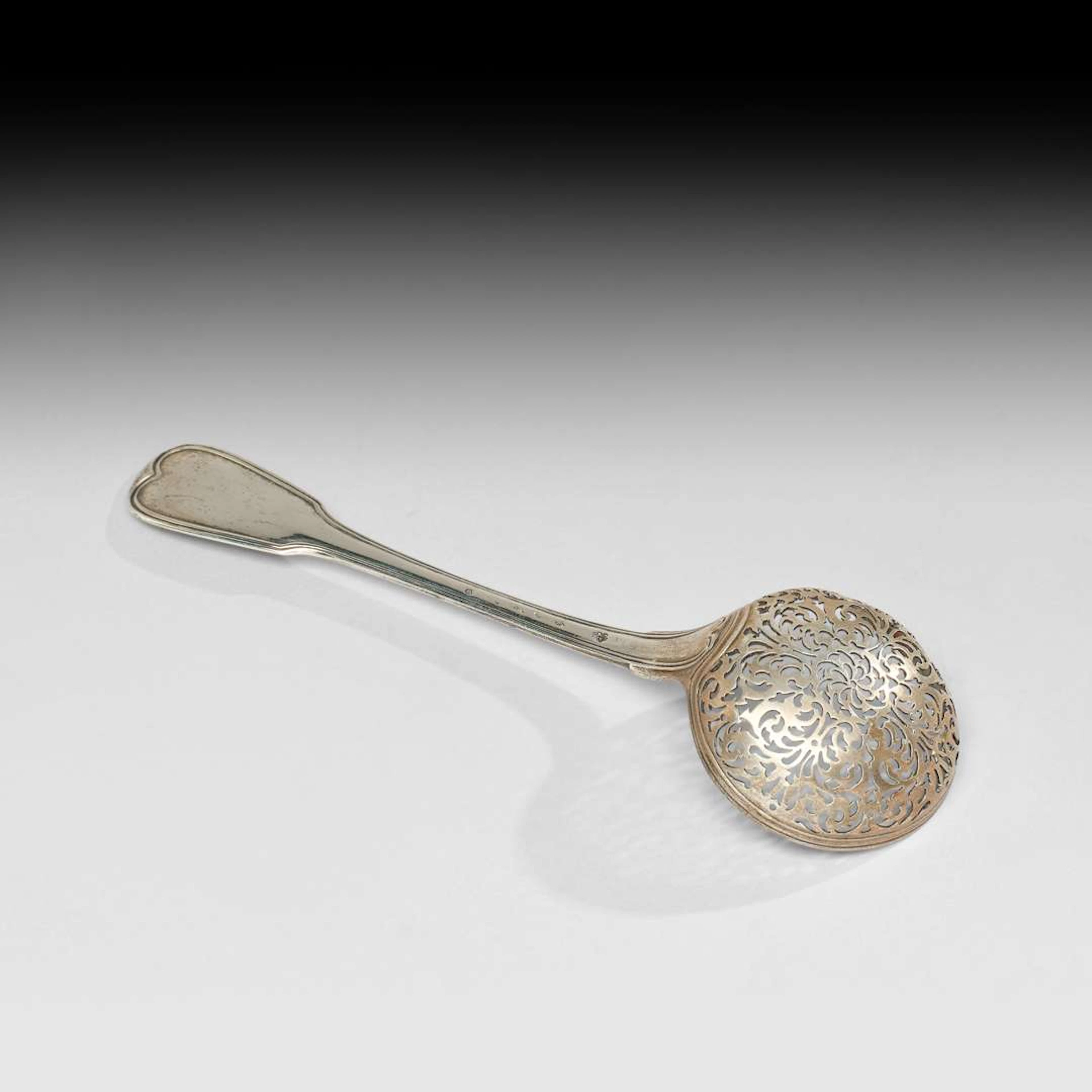 SPRINKLING SPOON