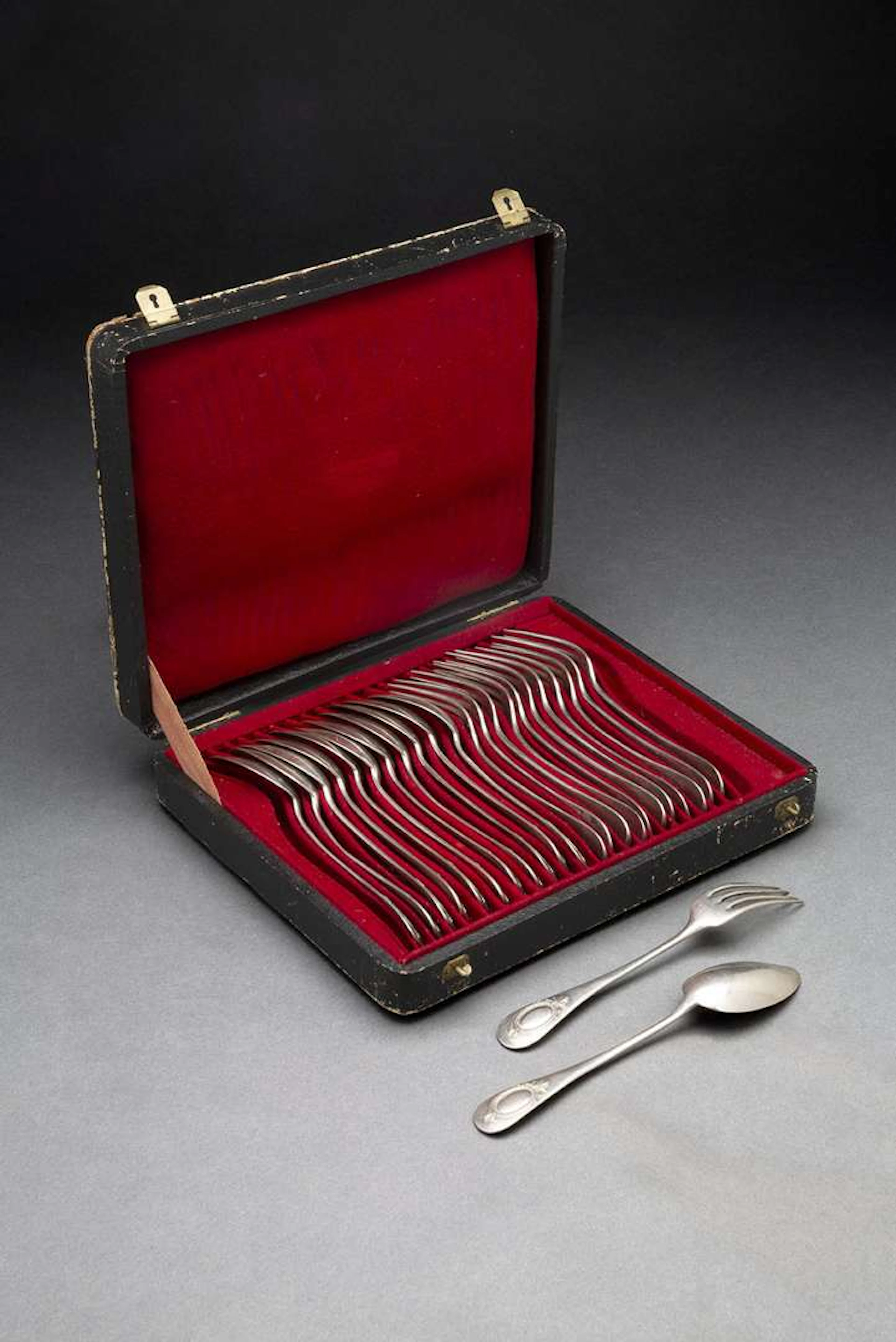 DESSERT SERVICE