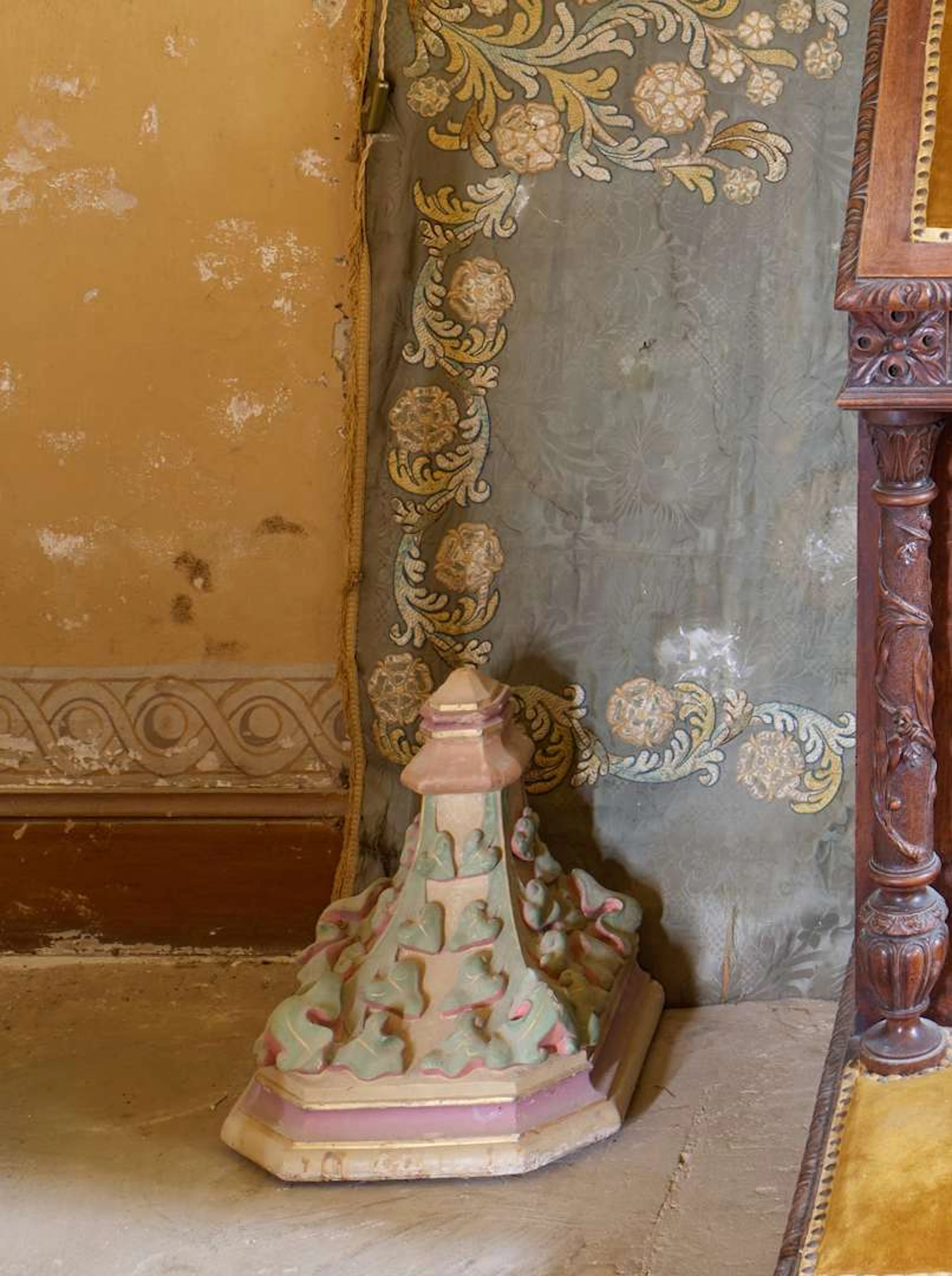 Pair of capitals, in polychrome plaster