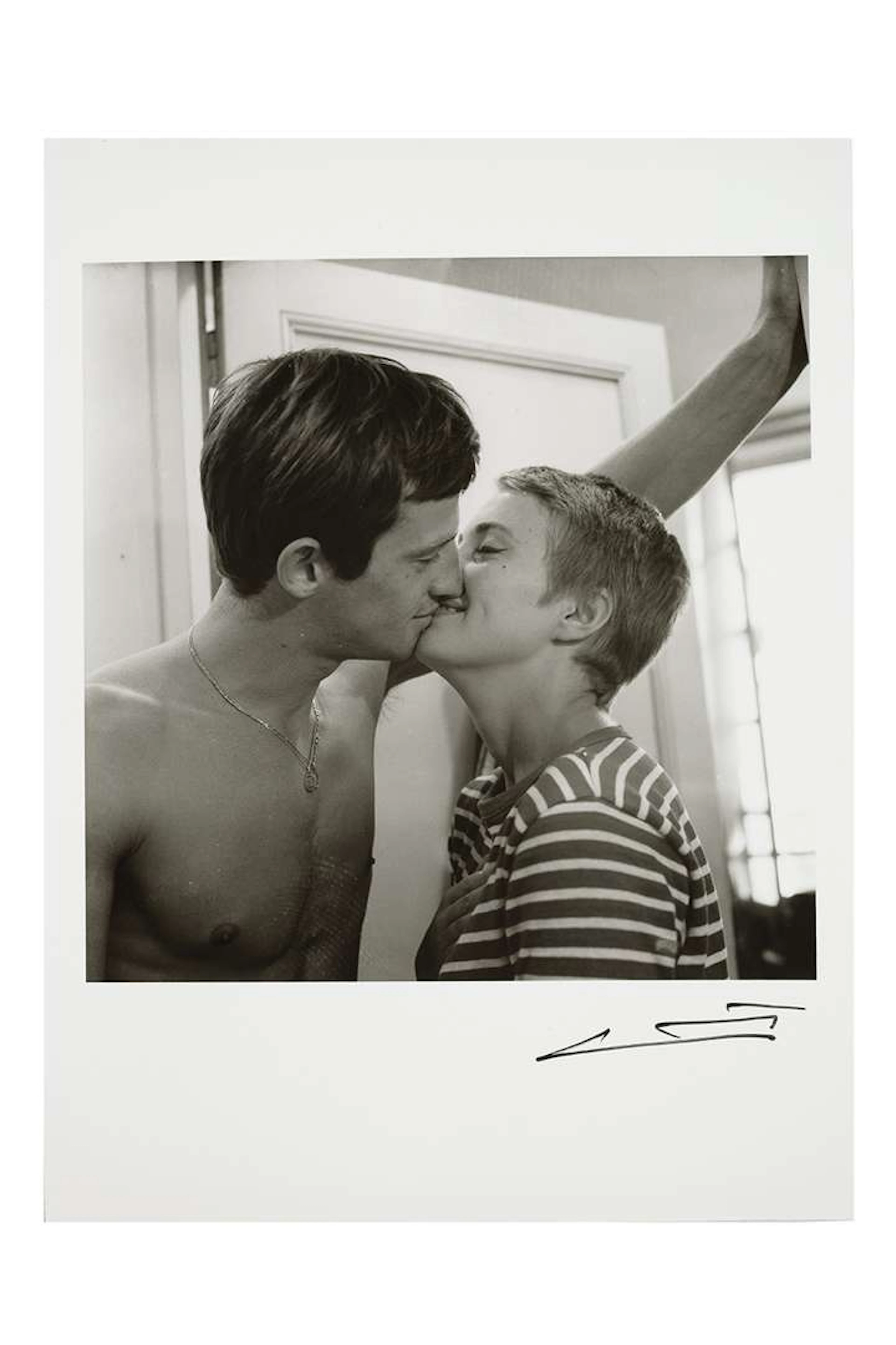 Raymond CAUCHETIER (1920–2021), Breathless, Jean-Luc Godard. The Kiss