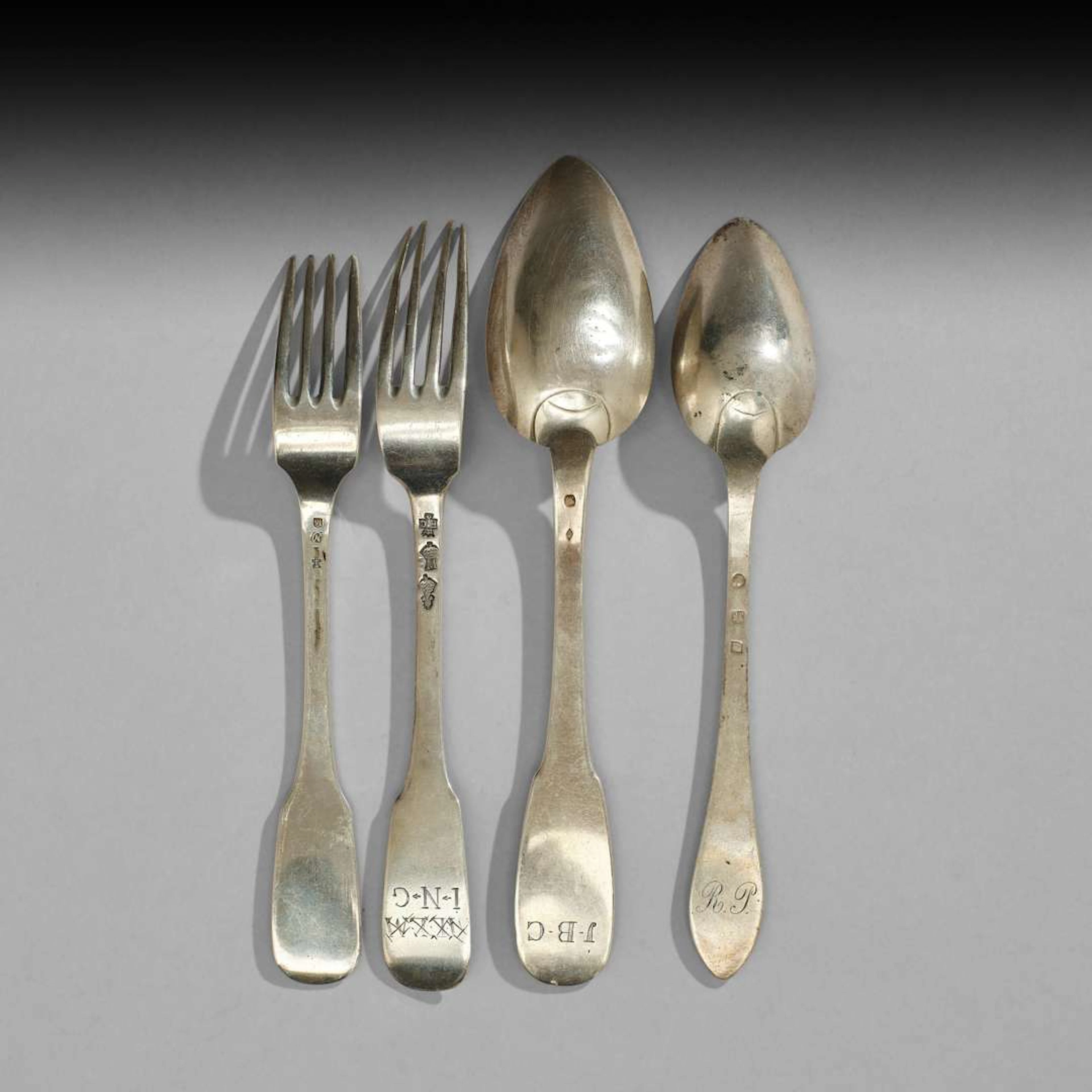 ASSORTED SILVER CUTLERY SET