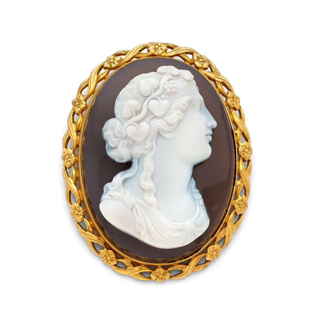 IMPORTANT “CAMEE” PENDANT