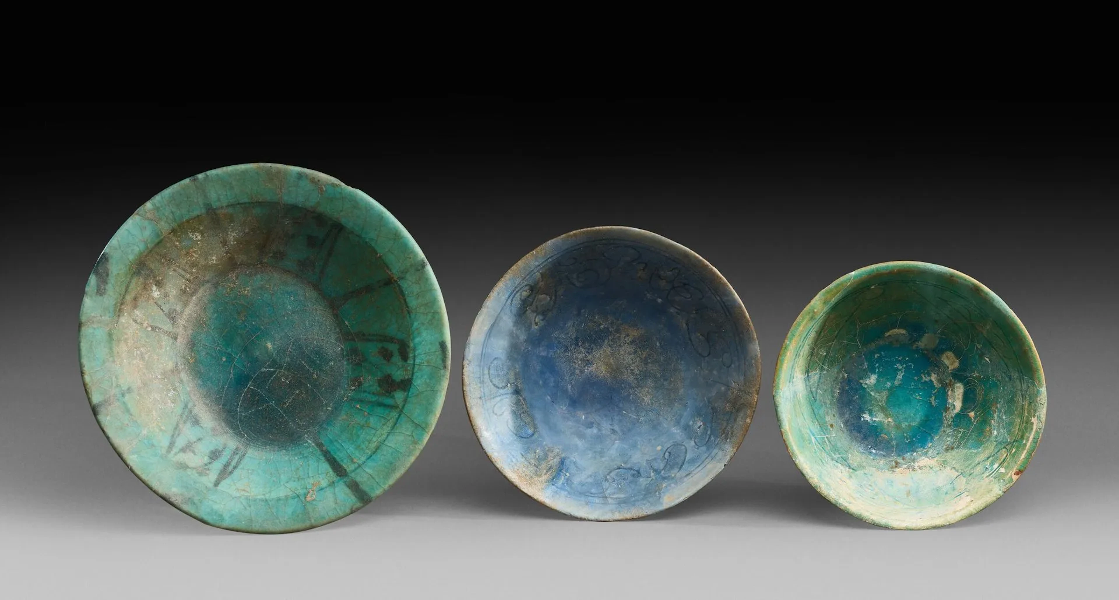 SET OF THREE PERSIAN CERAMICS - Lot 70