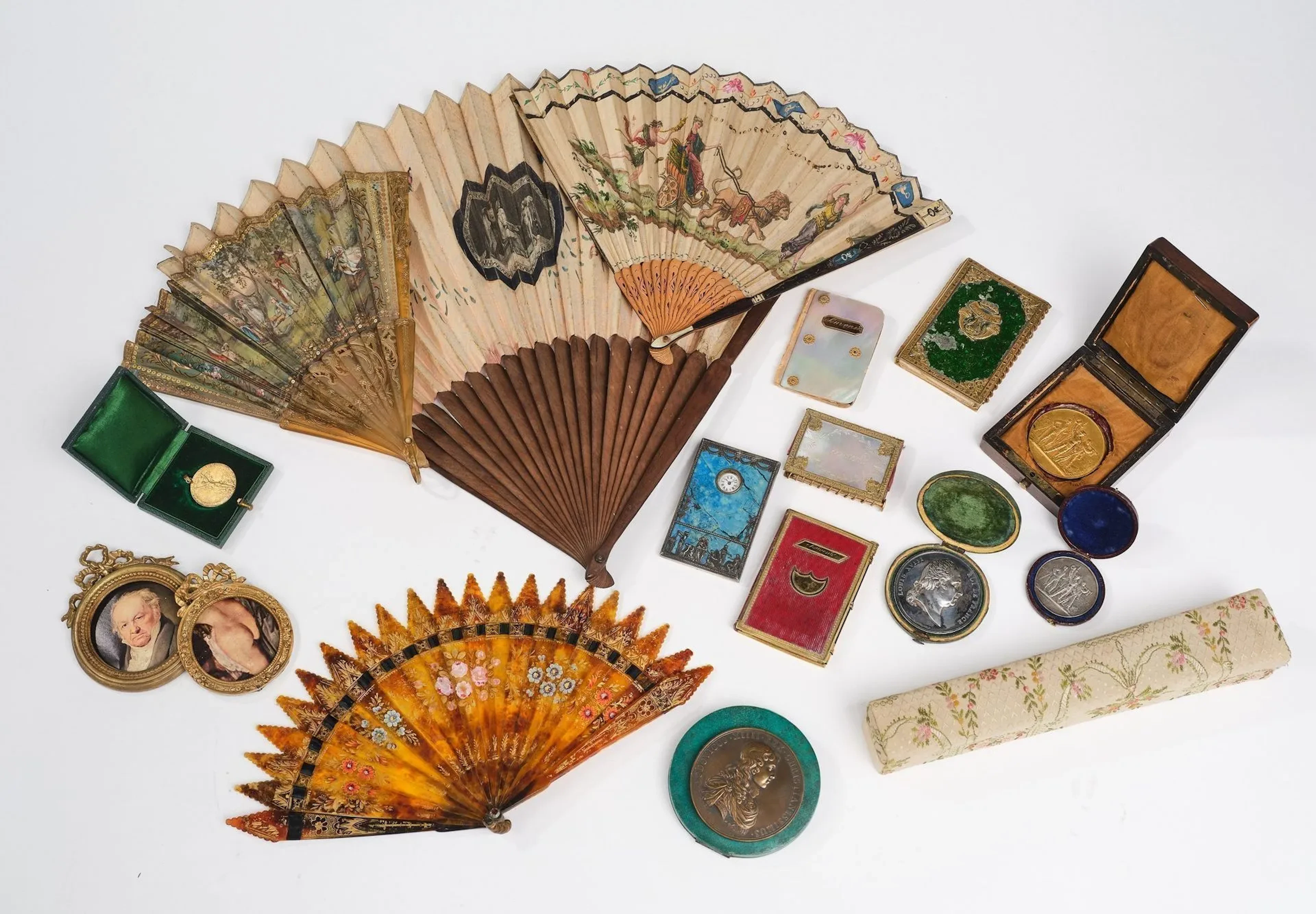 BATCH OF DISPLAY ITEMS - Lot 119