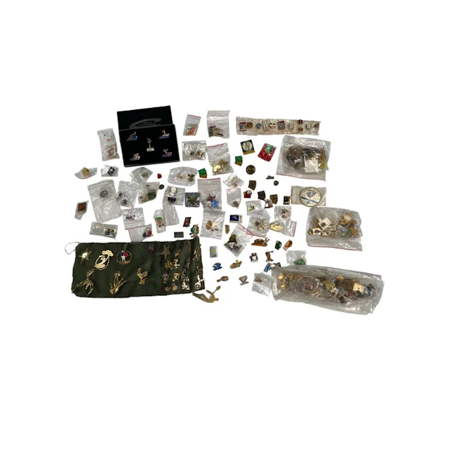 TENNIS Assorted pins, FORT LOT OF MISCELLANEOUS PINE TREES