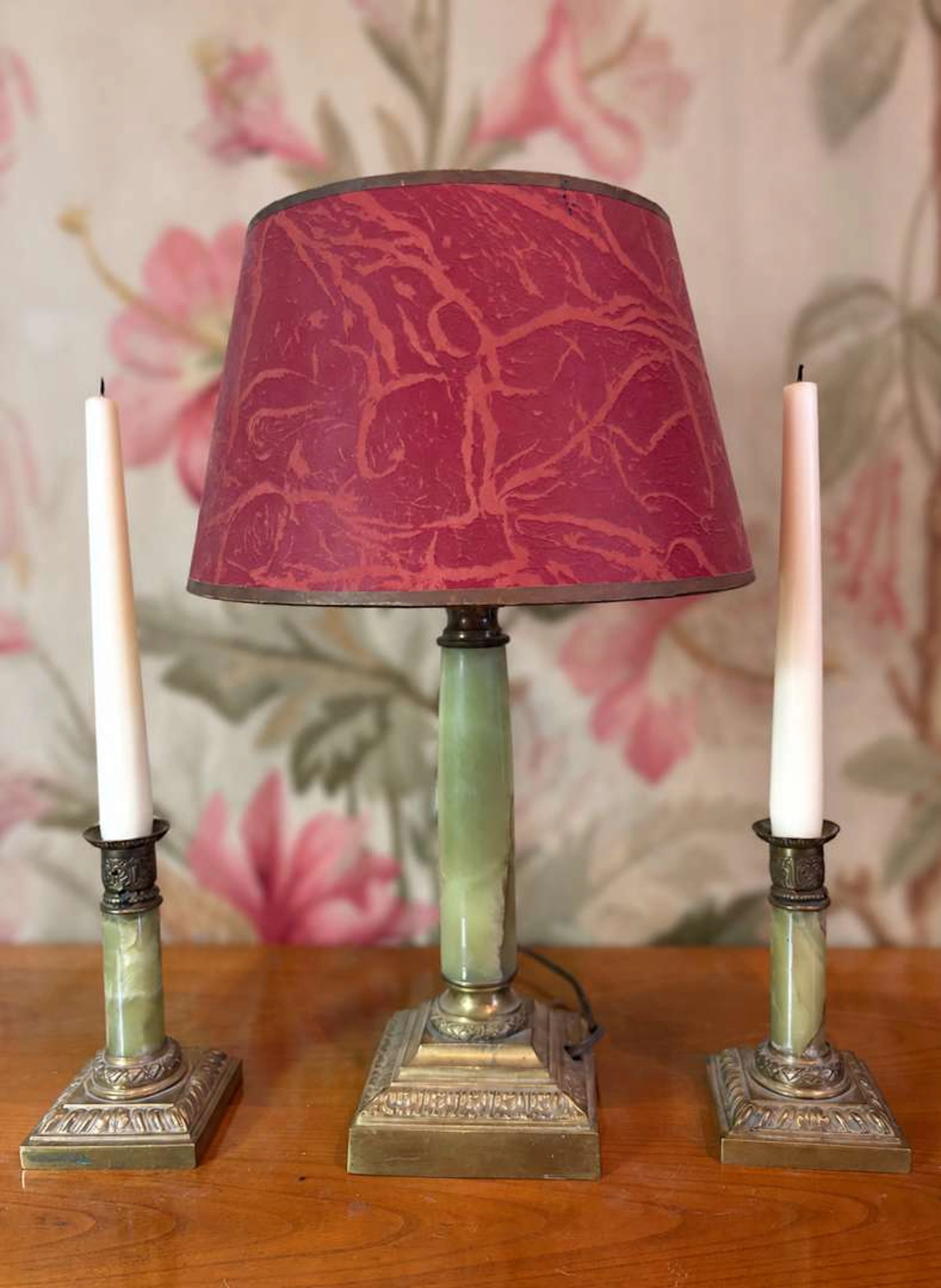 Desk accessories, Lamp and pair of candlesticks in onyx and gilded metal
