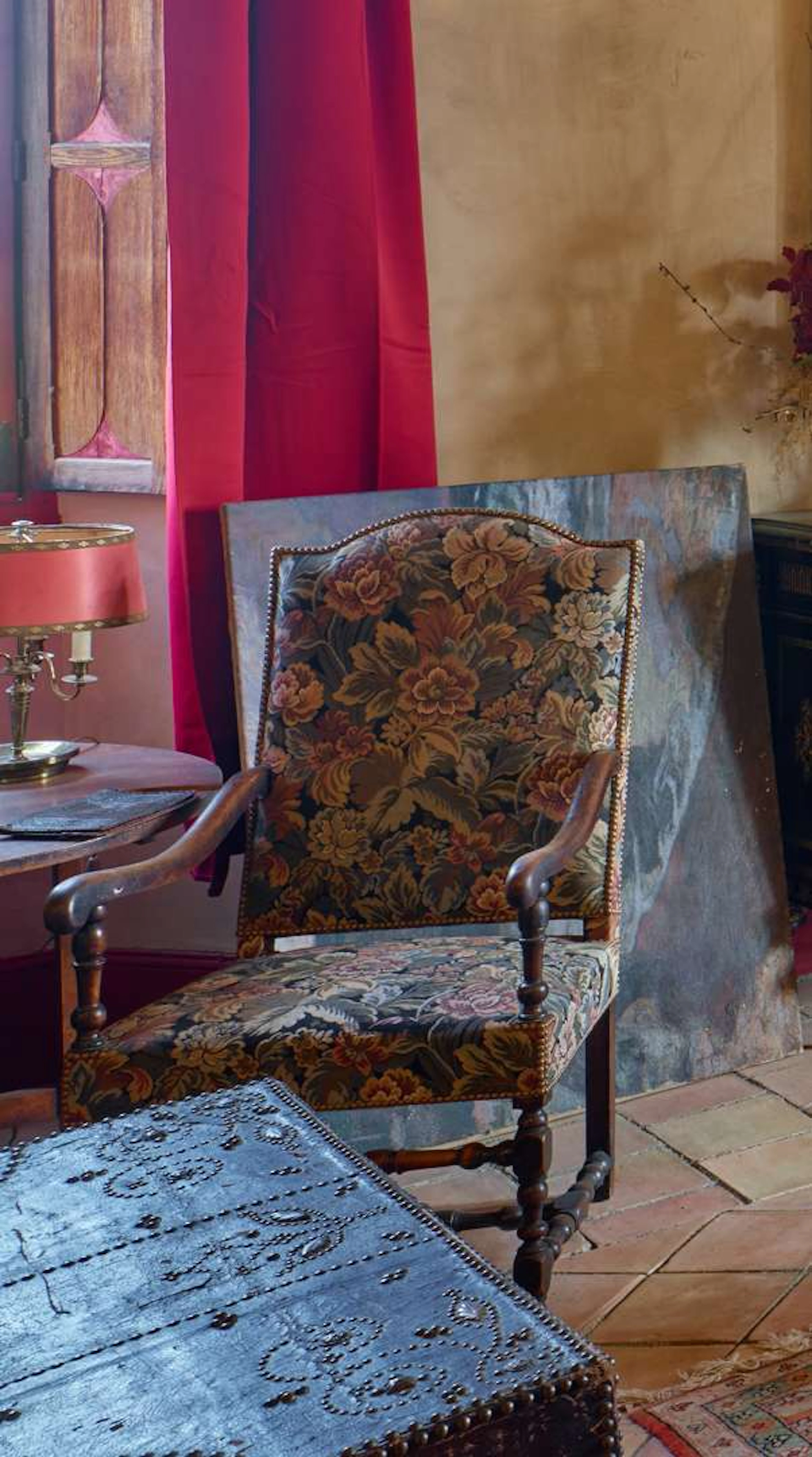 Armchair, made of wood
