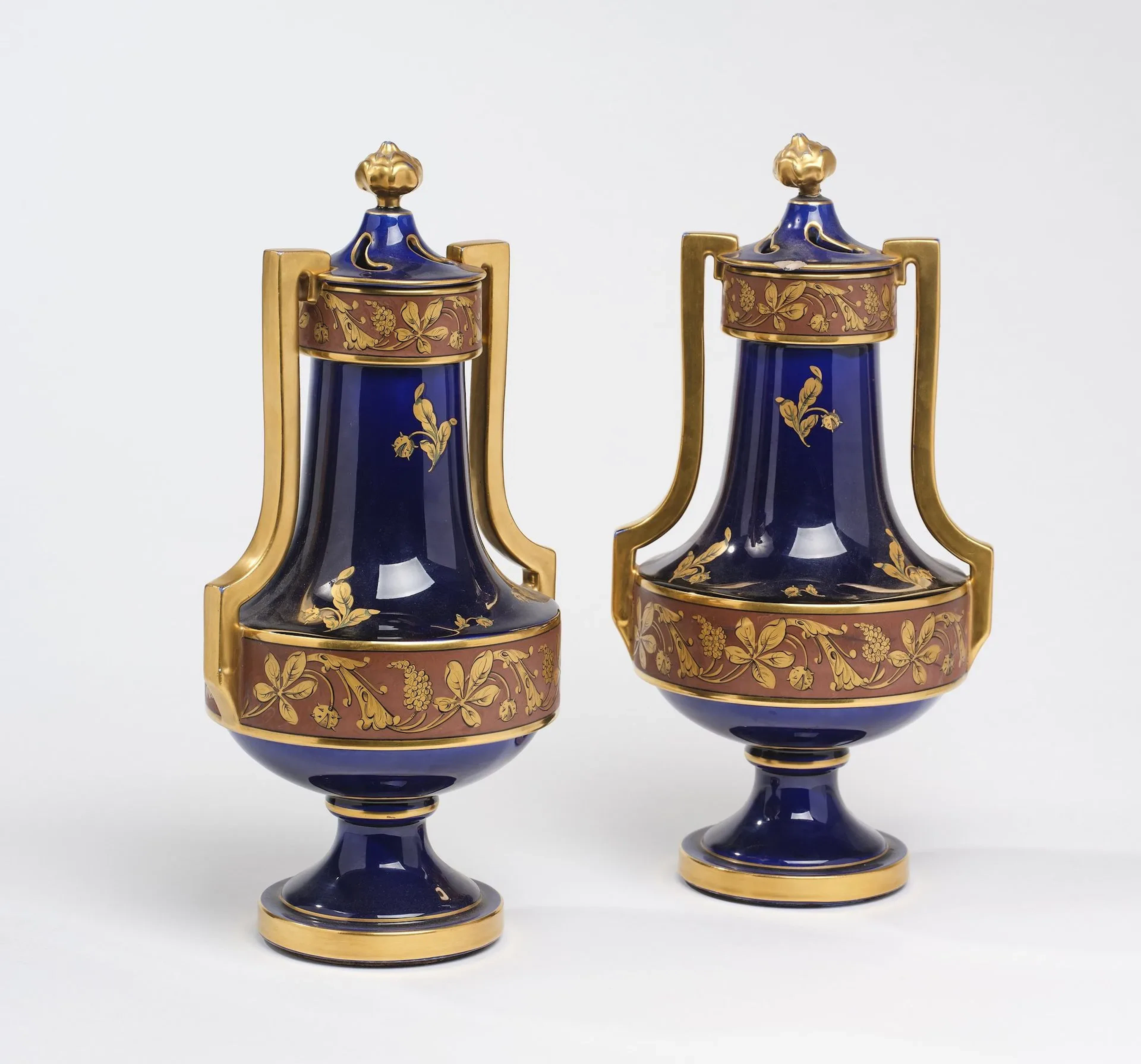 PAIR OF URN VASES - Lot 26