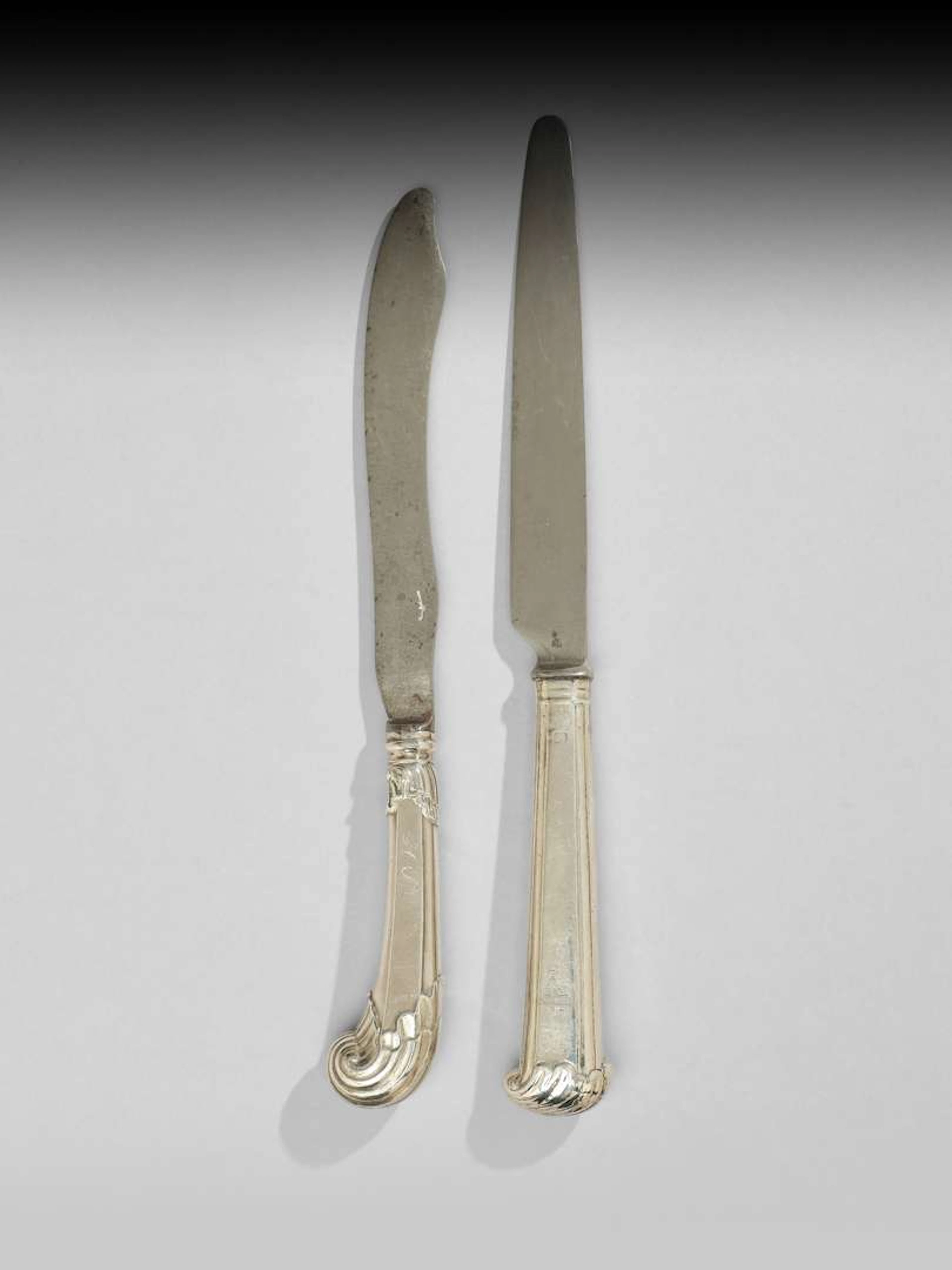 KNIFE SET