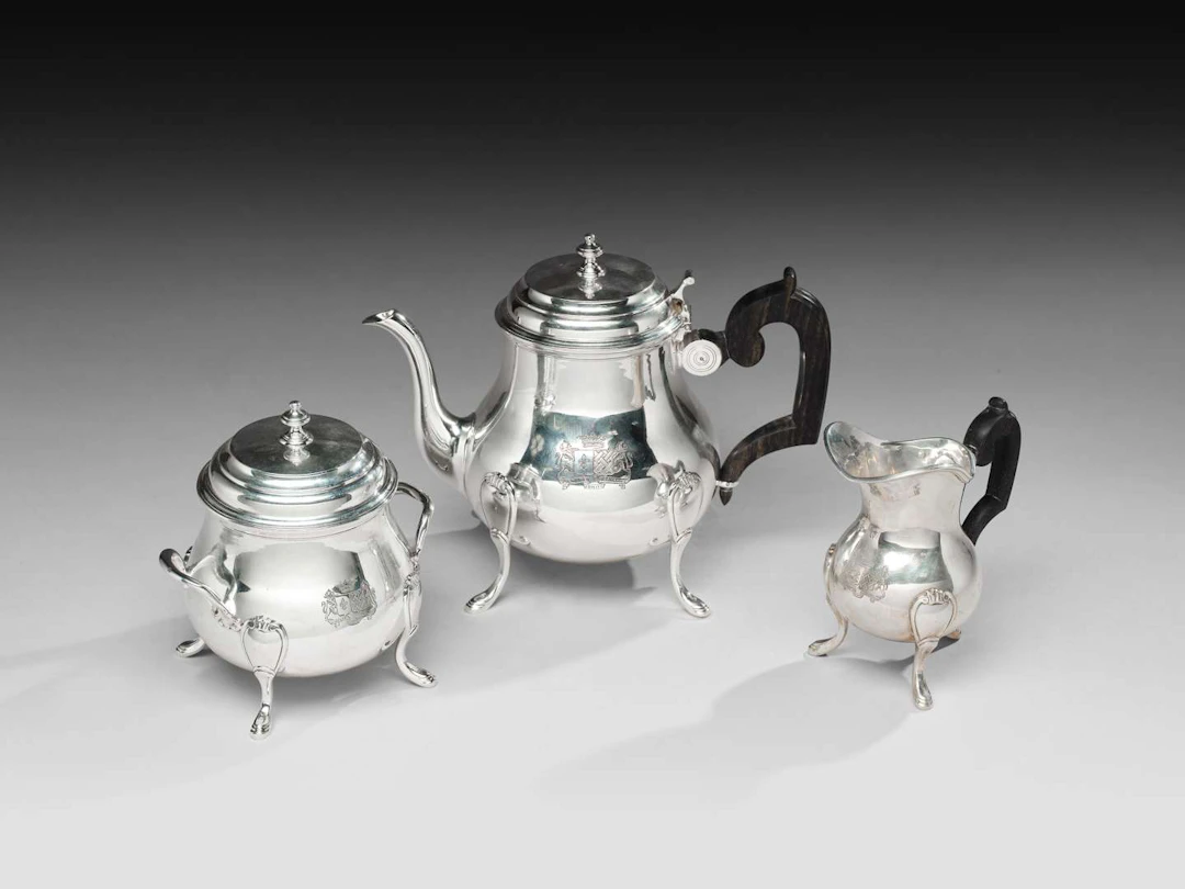 TEA SET WITH WEAPONS