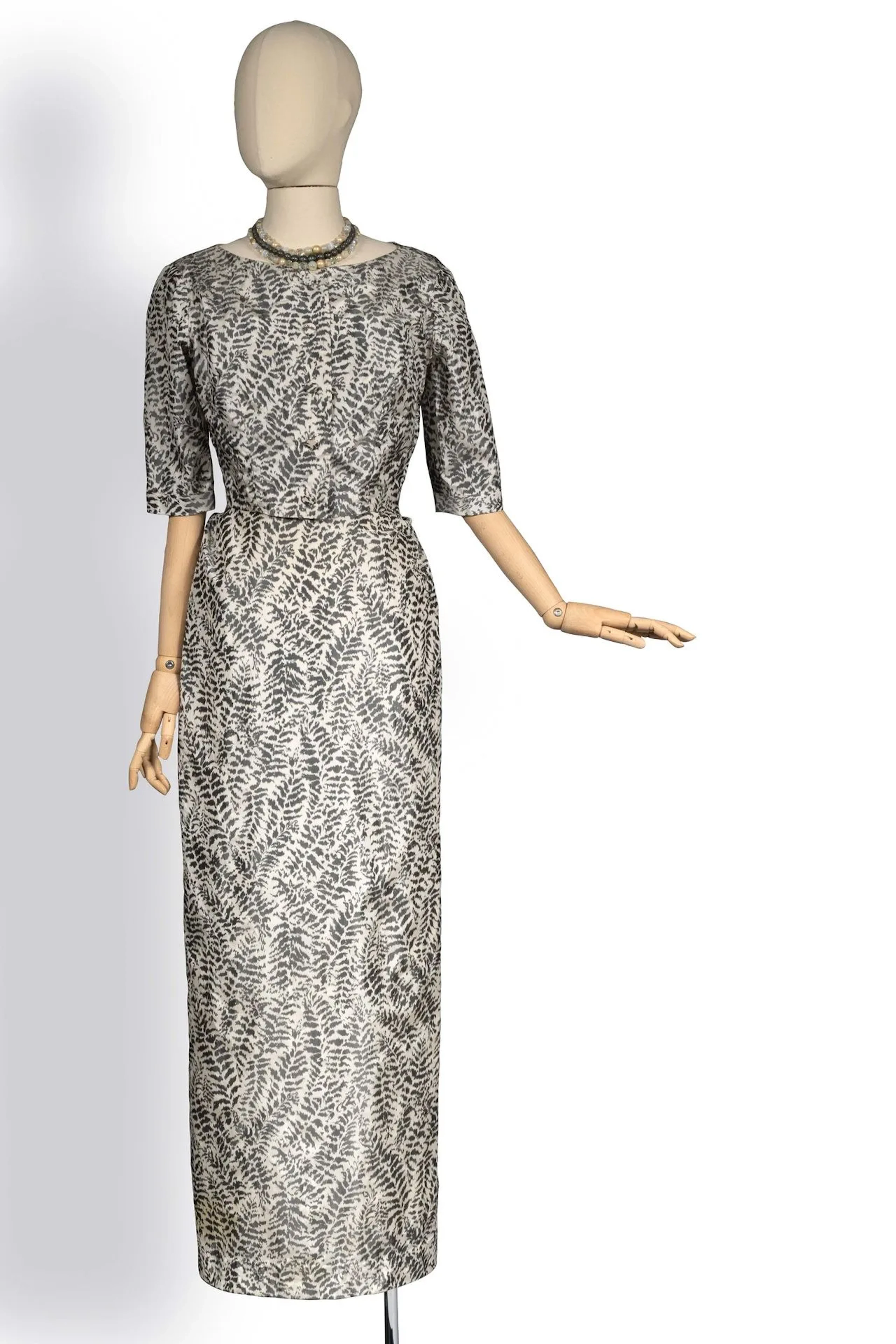 CHRISTIAN DIOR HAUTE COUTURE - SPRING-SUMMER 1954 - Lot 44
