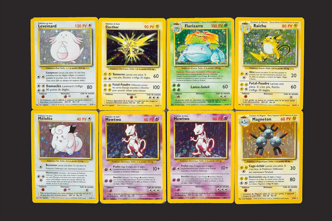 Pokémon: 15 holographic cards