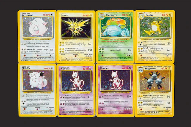Pokémon: 15 holographic cards