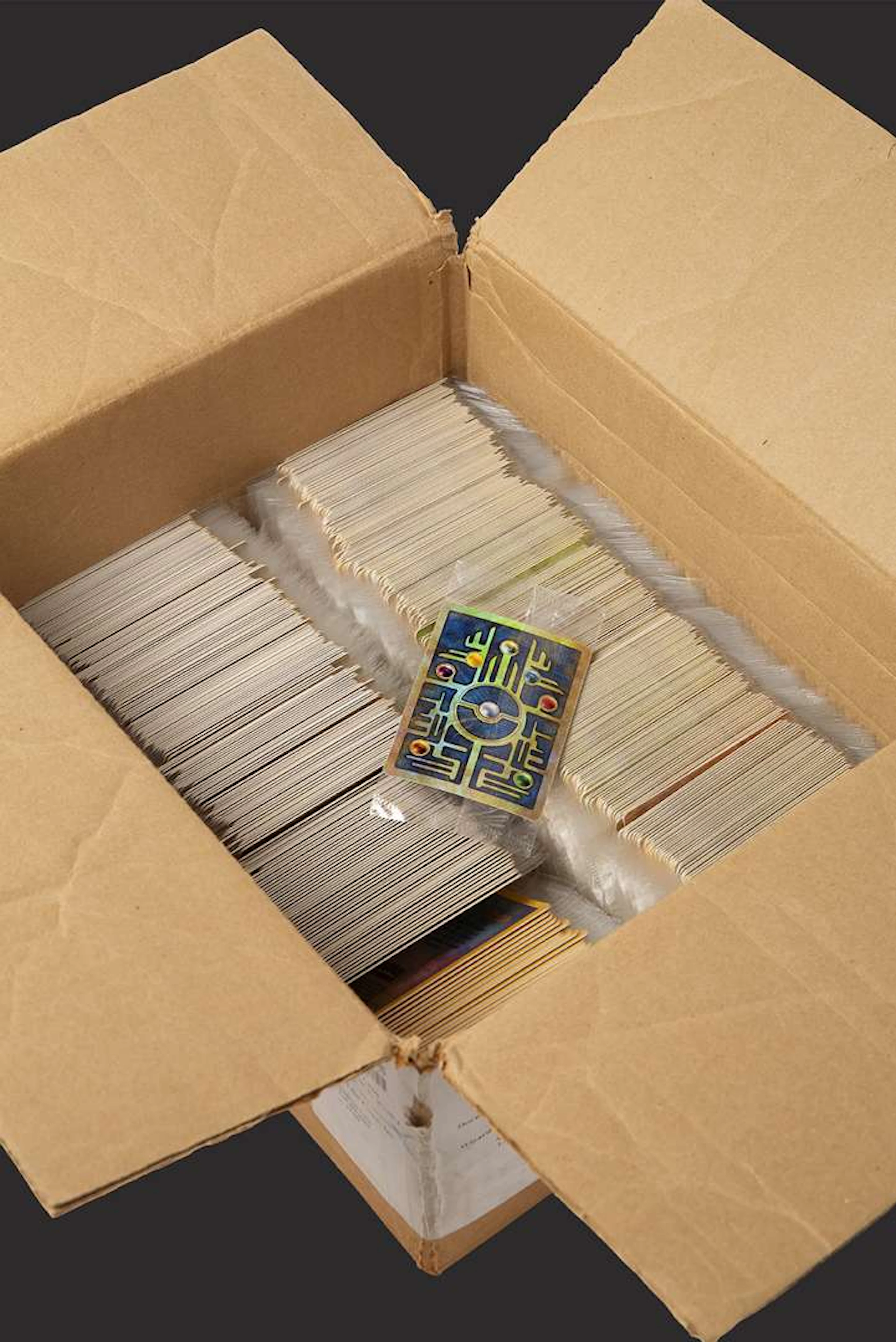 Pokémon: Original box of 550 sealed Ancient Mew cards