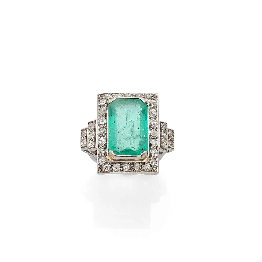 “ART DECO” RING, Art Deco platinum frame