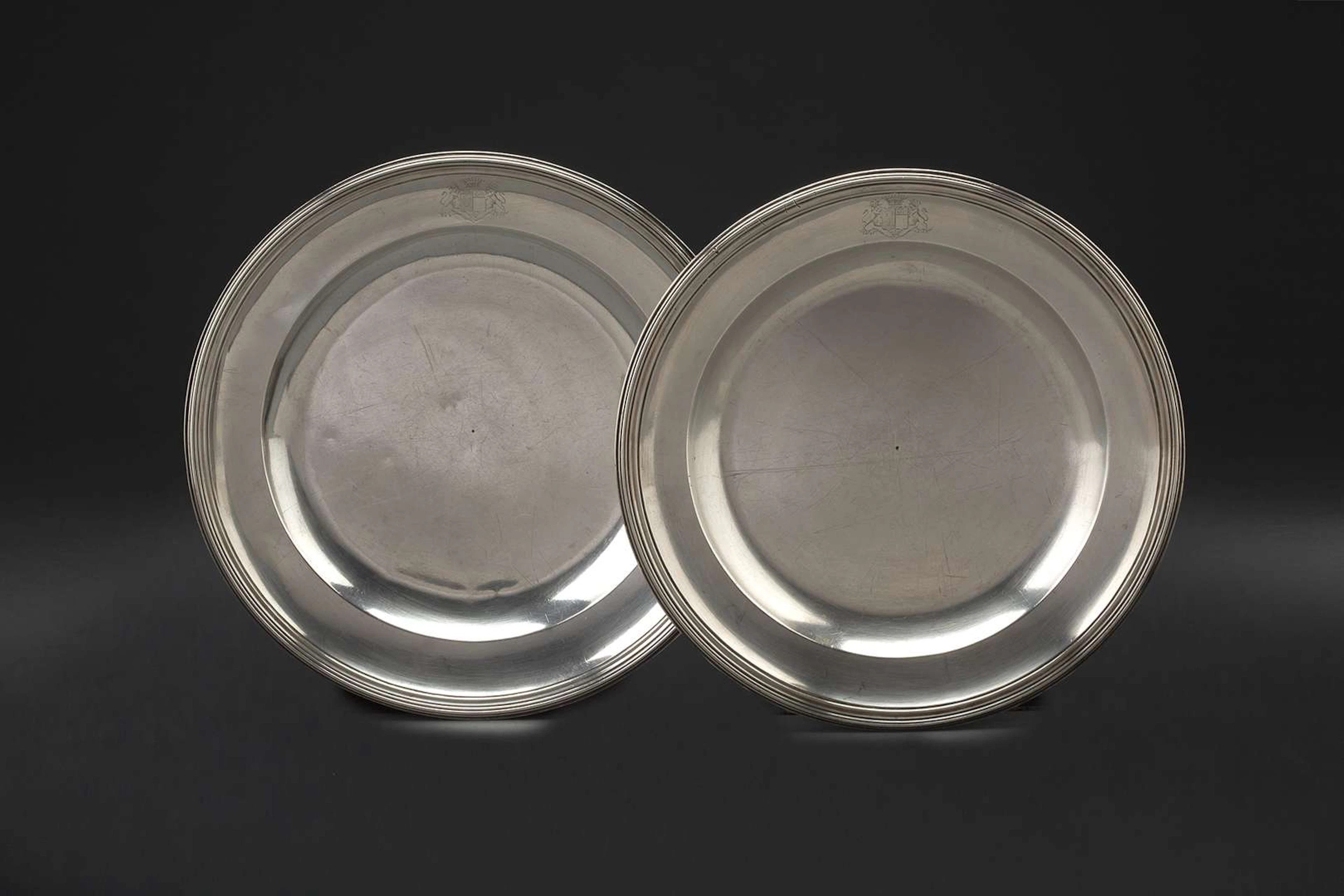 TWO CIRCULAR PLATES FEATURING COATS OF ARMS