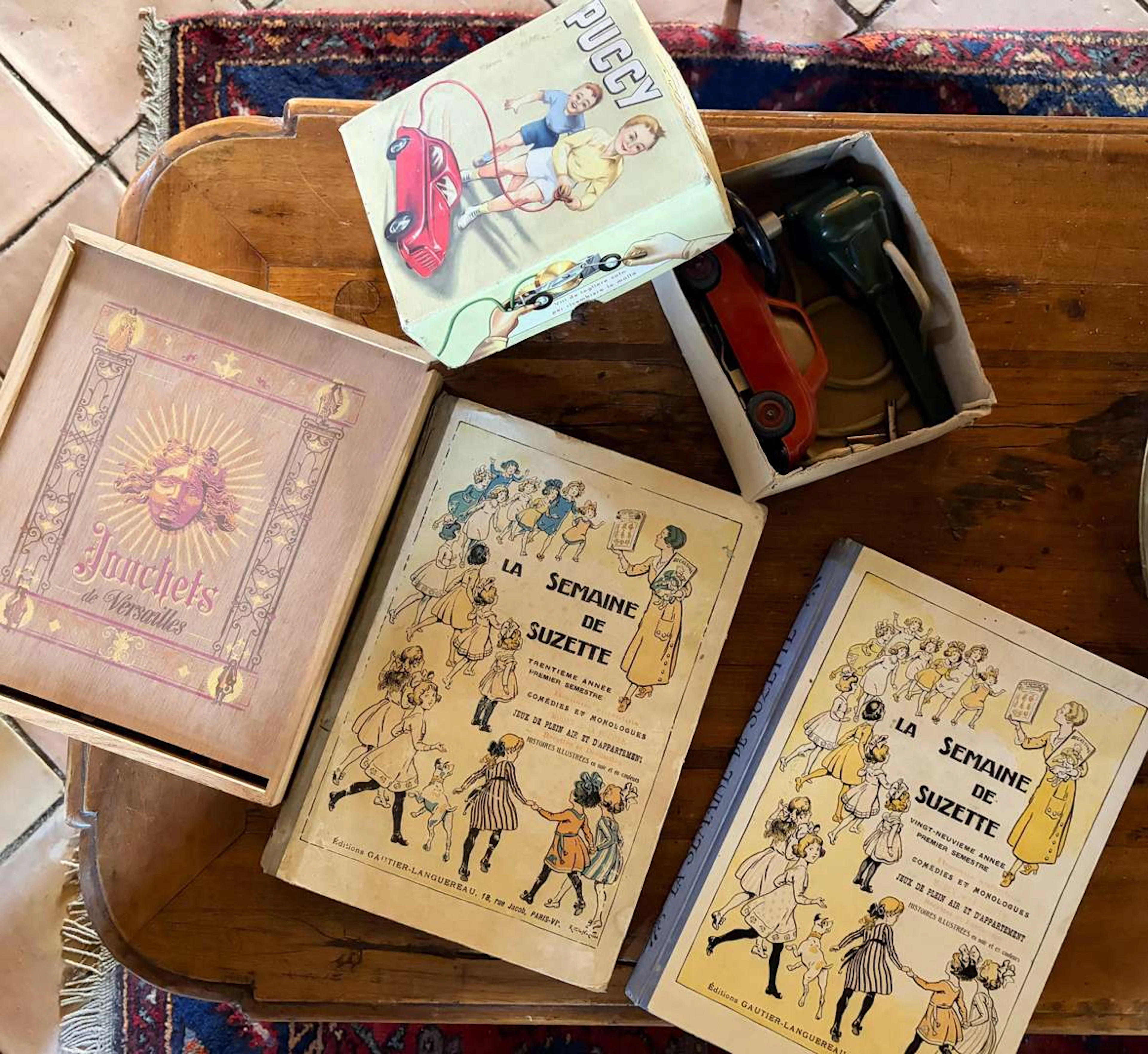 [ANTIQUE GAMES AND BOOKS], Lot