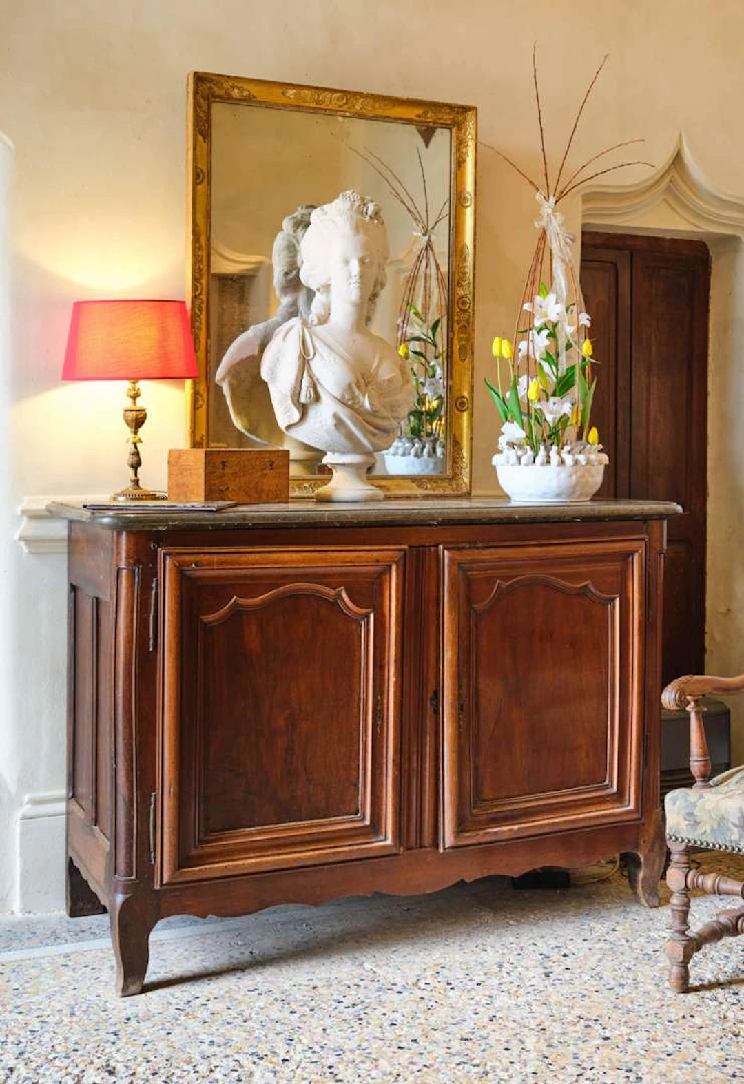 Hunting buffet, carved and moulded wood