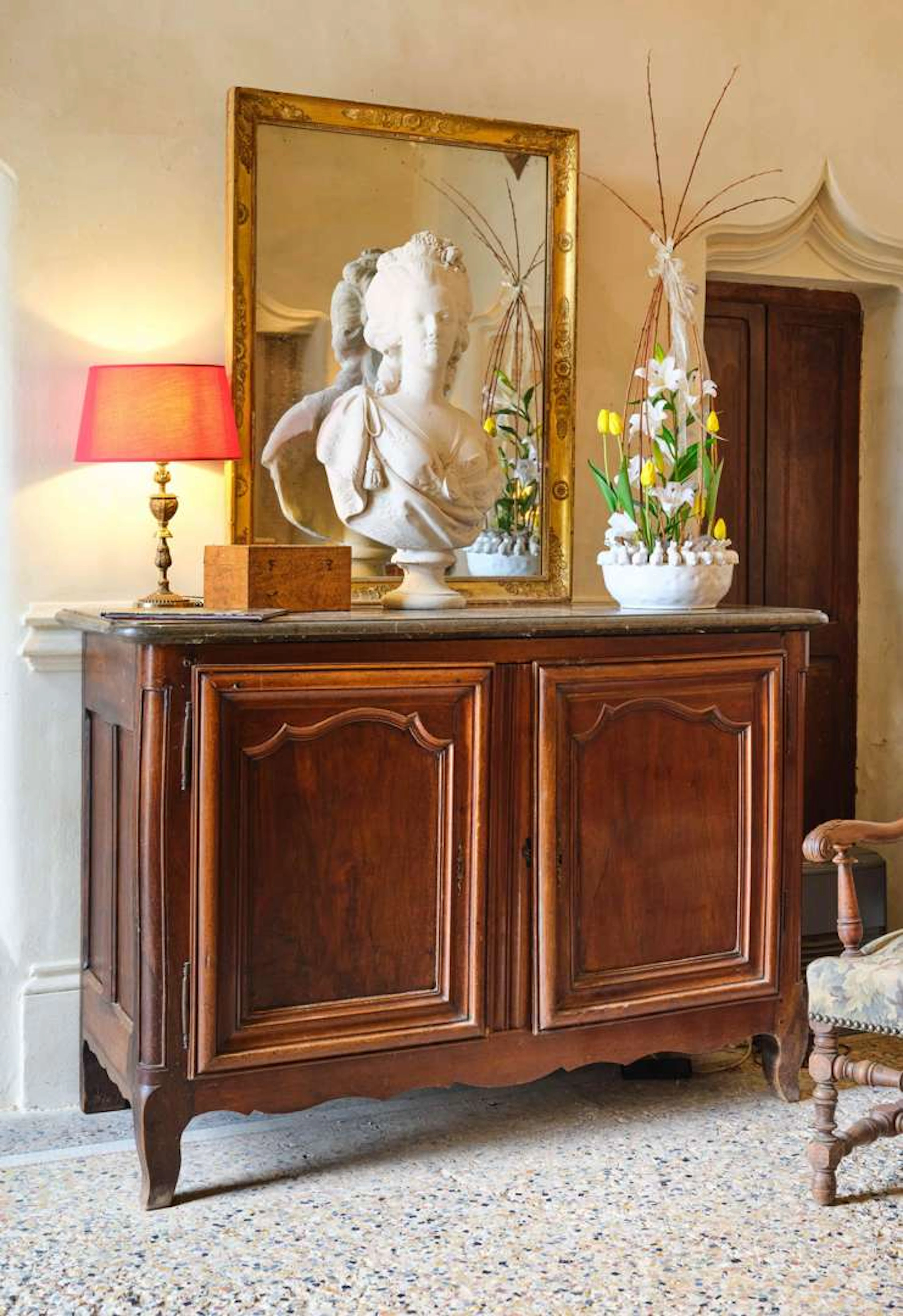 Hunting buffet, carved and moulded wood