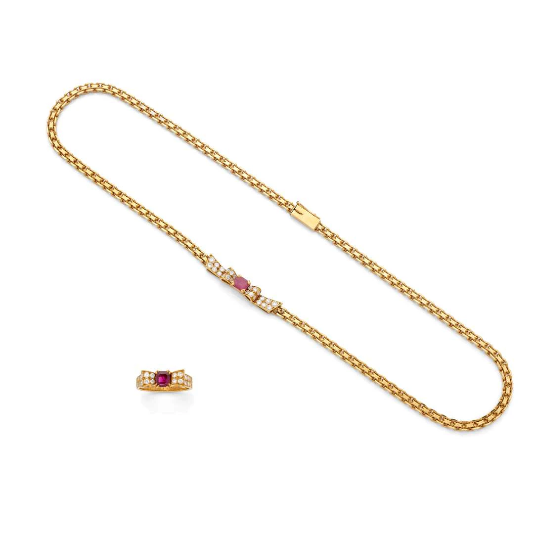 VAN CLEEF & ARPELS, “Knot” necklace and ring