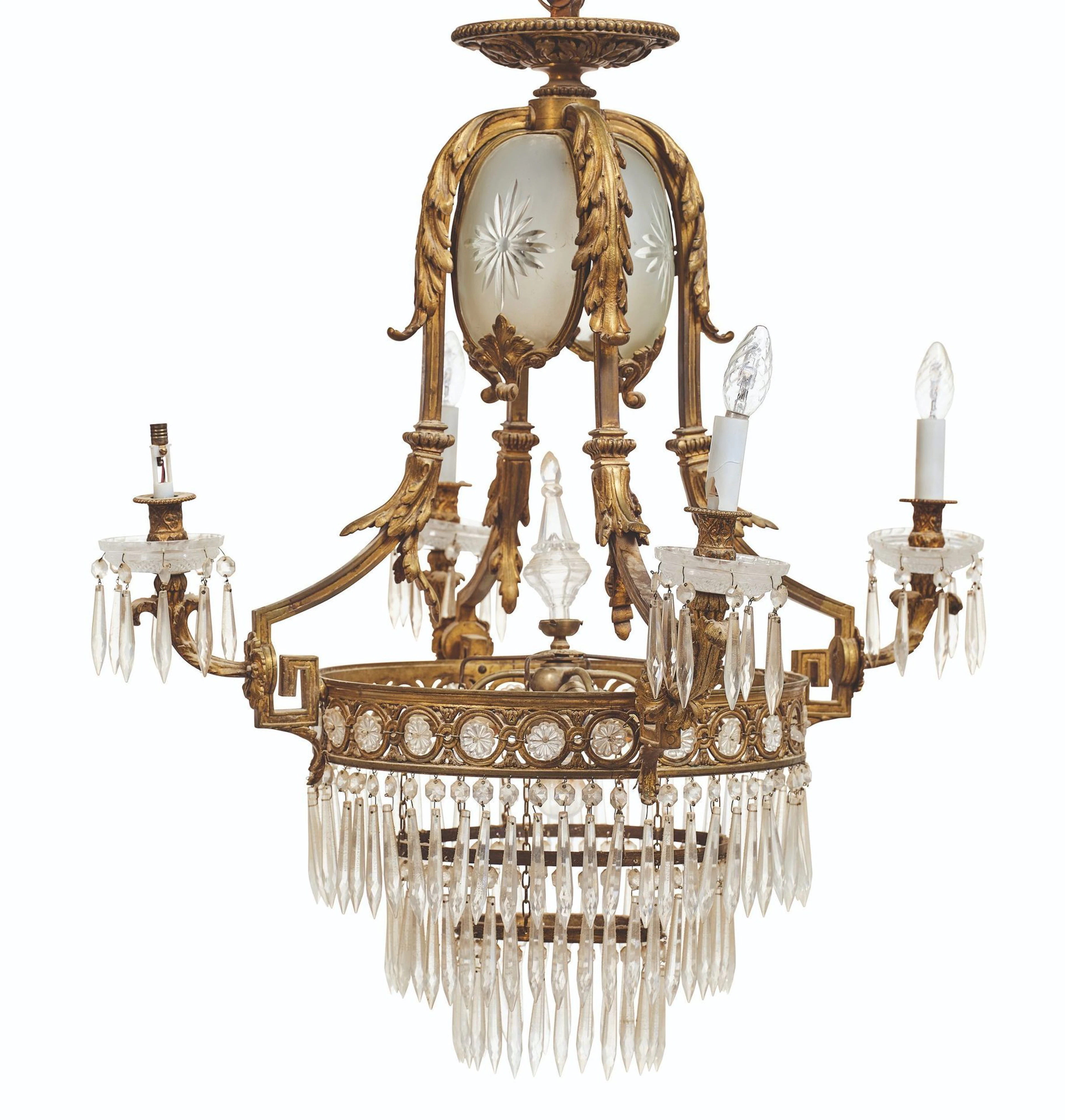 CHANDELIER WITH PENDANTS - Lot 90