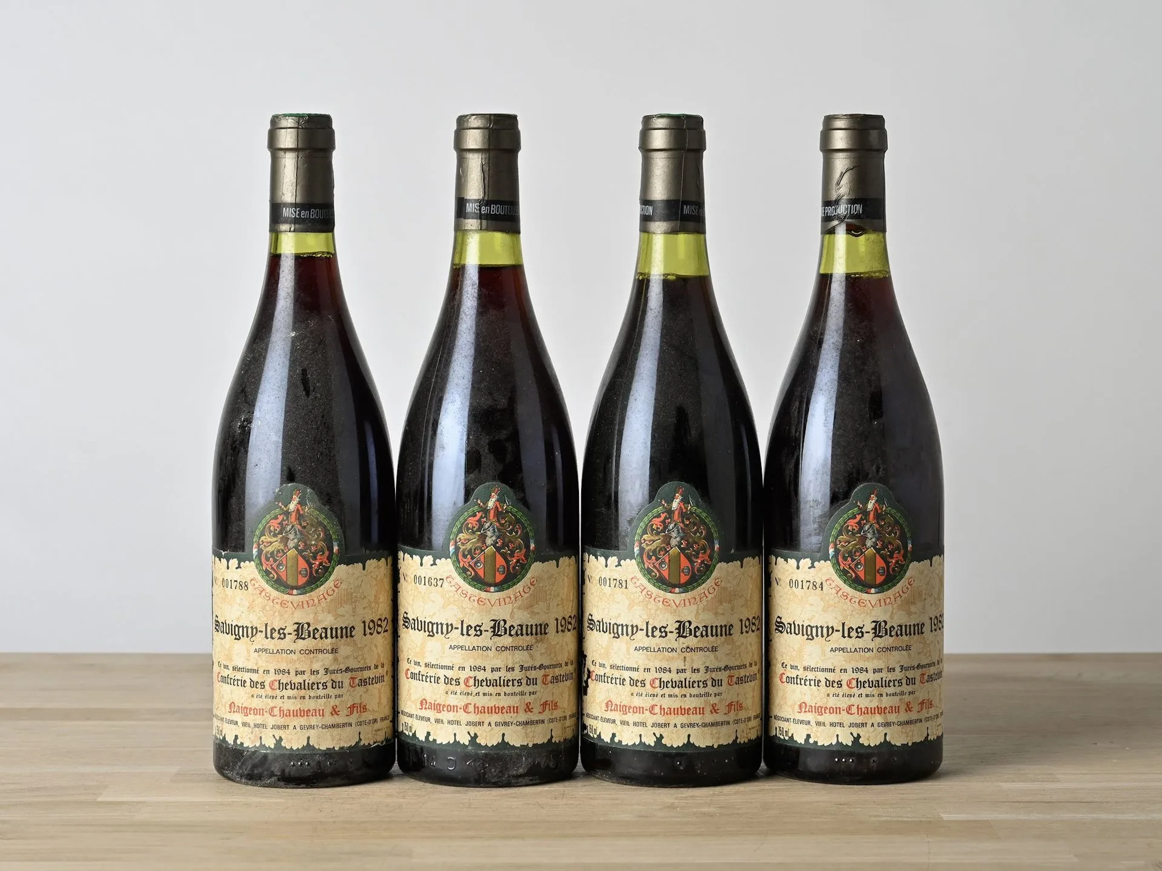 4 B SAVIGNY-LES-BEAUNE TASTEVINE ( 2 to 2 cm; 1 a.e.; 2 bott - Lot 17