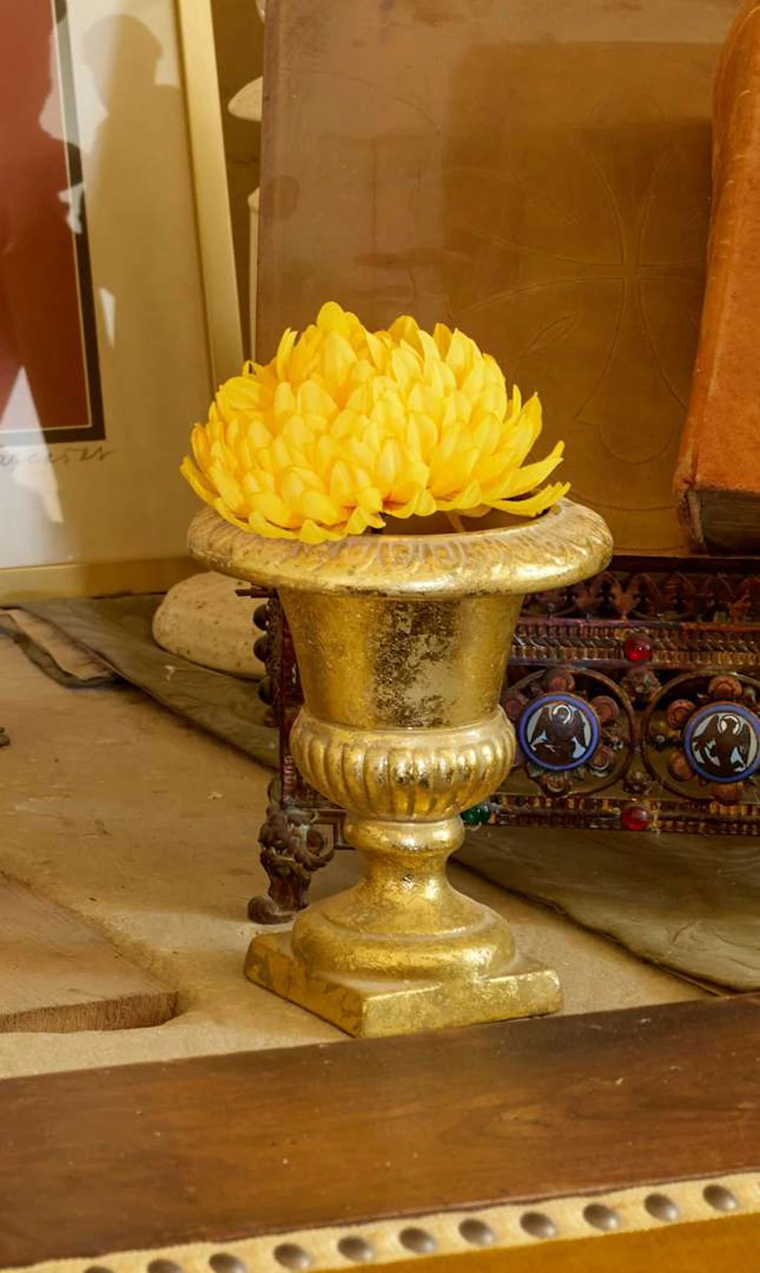 [MEDICI VASES], Three vases
