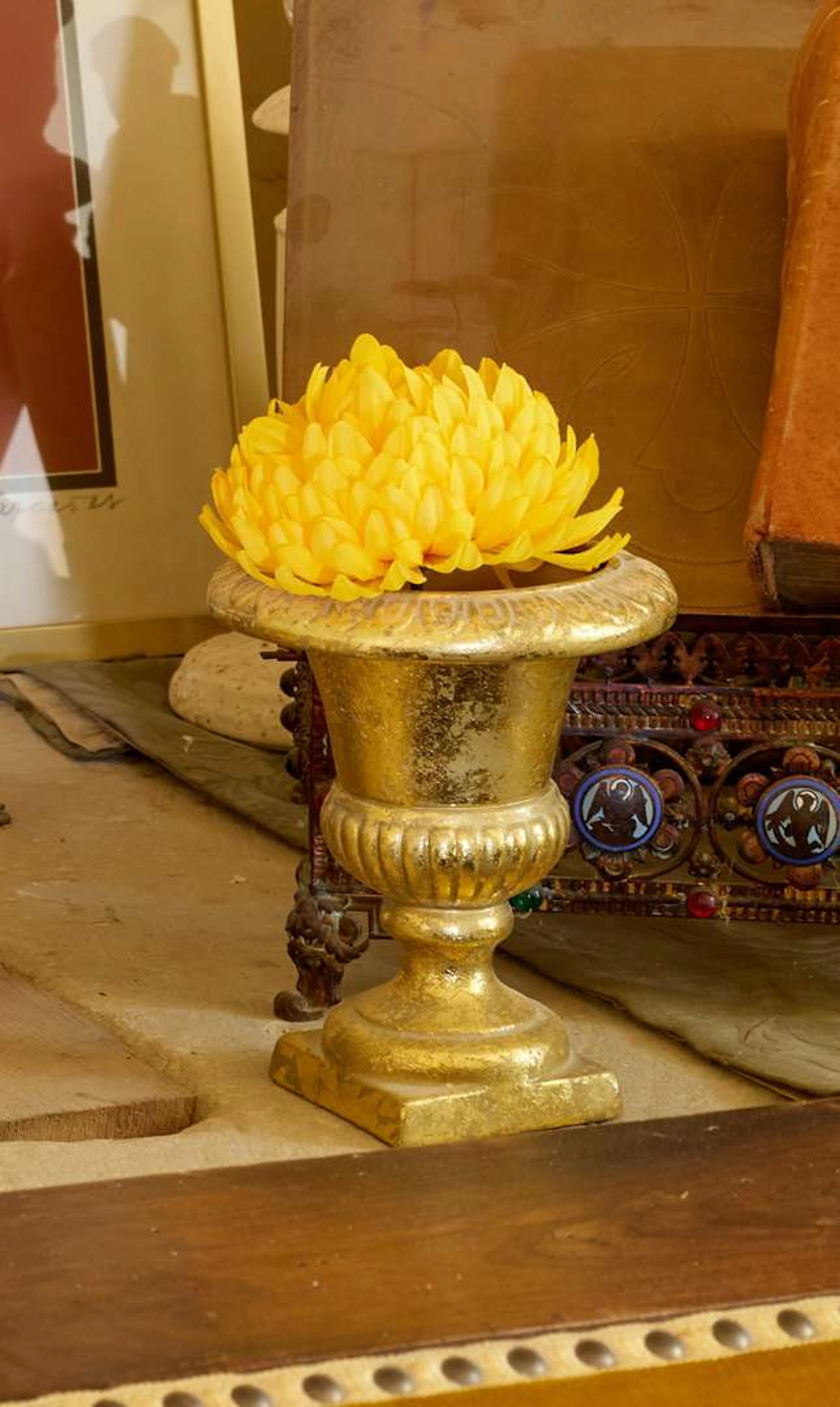 [MEDICI VASES], Three vases