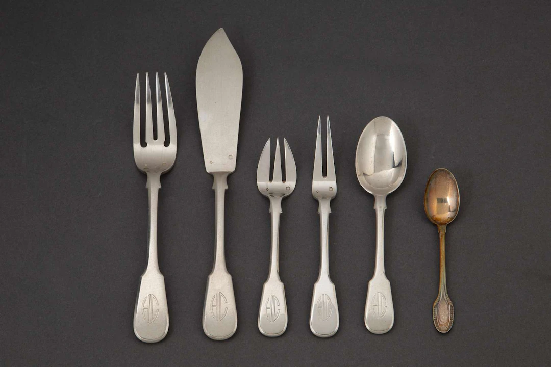PUIFORCAT, Silver household set in the Uniplat style