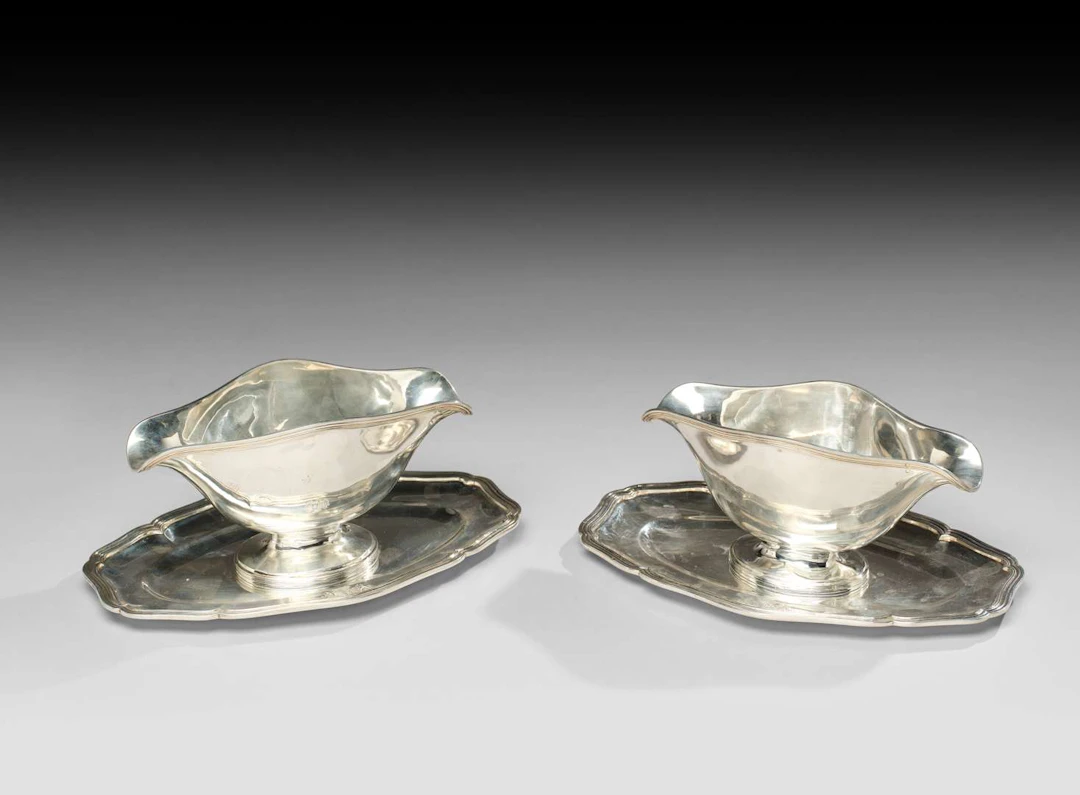 PAIR OF SAUCERS FEATURING COATS OF ARMS